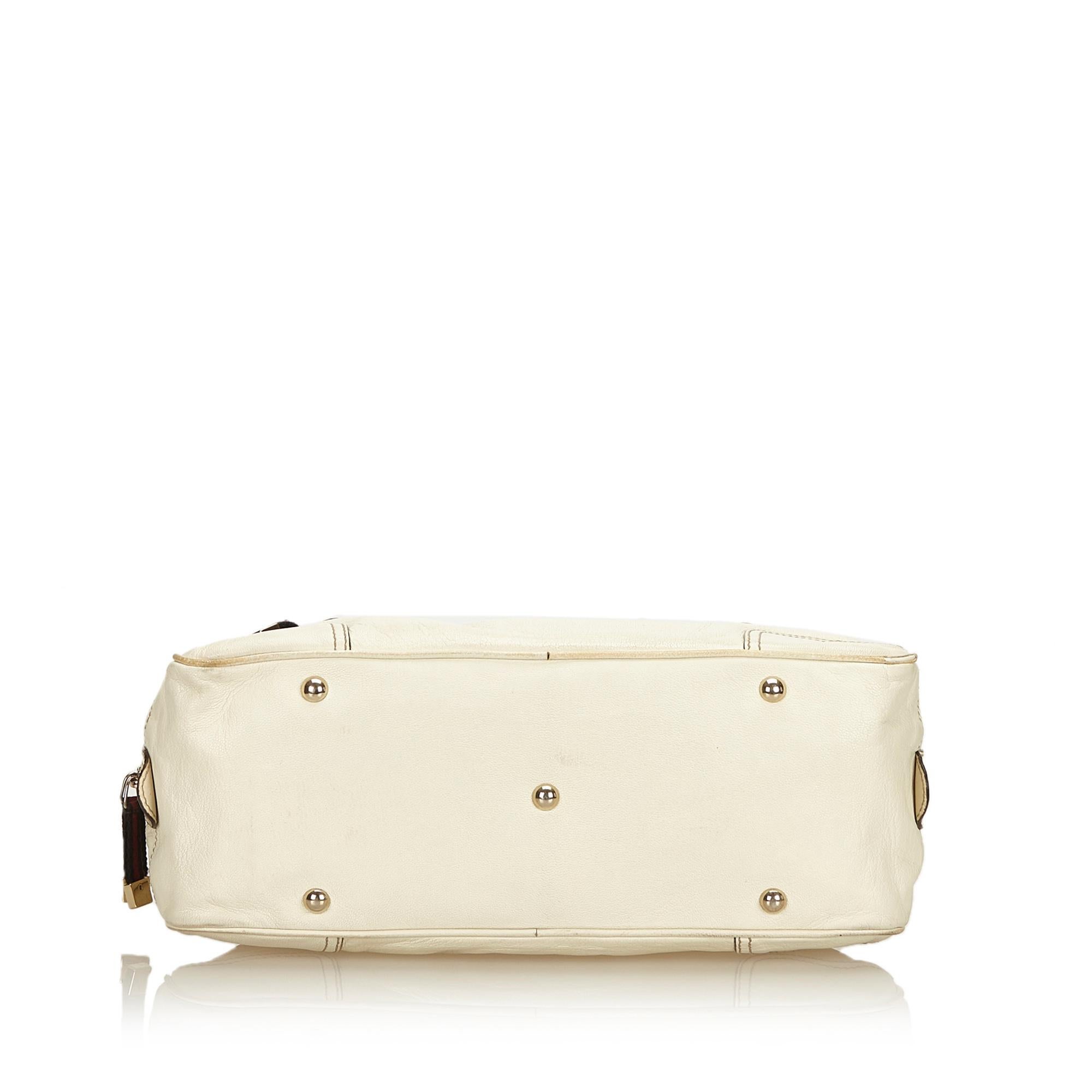 Women's or Men's Gucci White Leather Princy Shoulder Bag For Sale