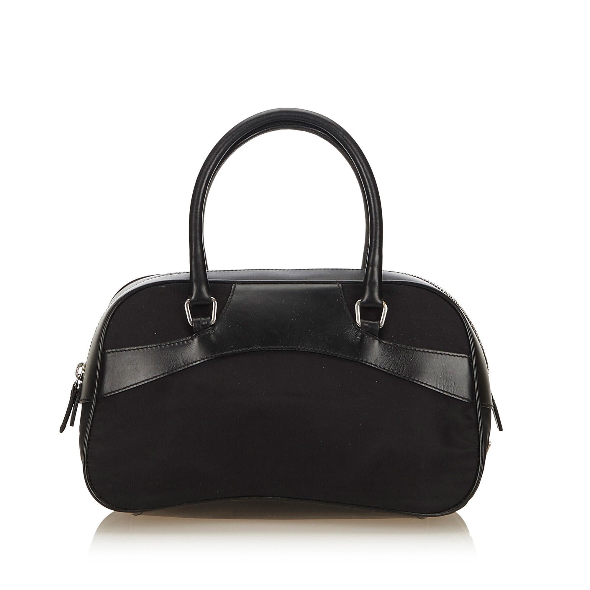 Prada Black Nylon Handbag In Good Condition For Sale In Orlando, FL