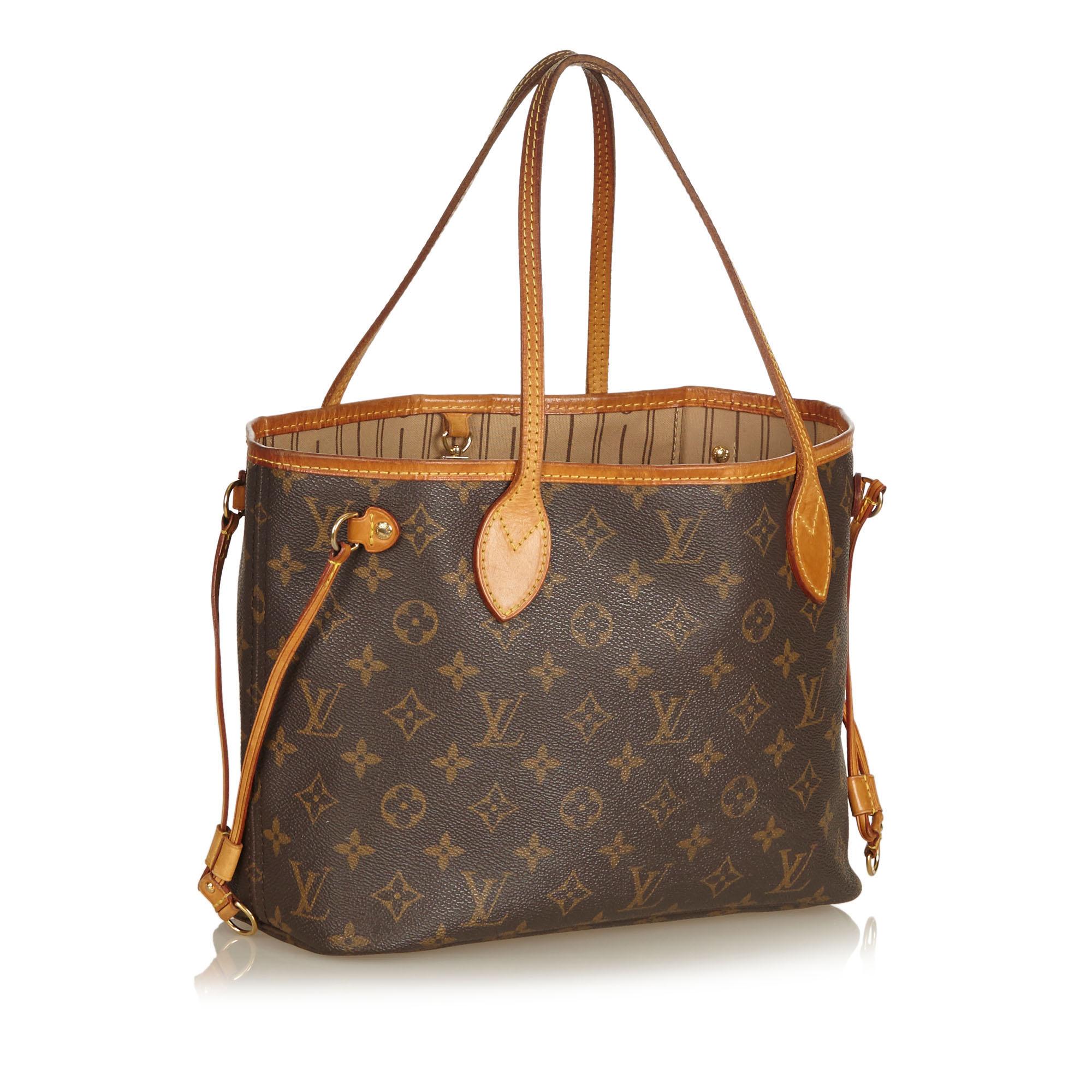The Neverfull PM features a monogram canvas body, leather handles, a top lobster claw clasp closure, and an interior zip pocket.

It carries a B condition rating.

Dimensions: 
Length 22.00 cm
Width 29.00 cm
Depth 13.00 cm
Shoulder Drop 17.00