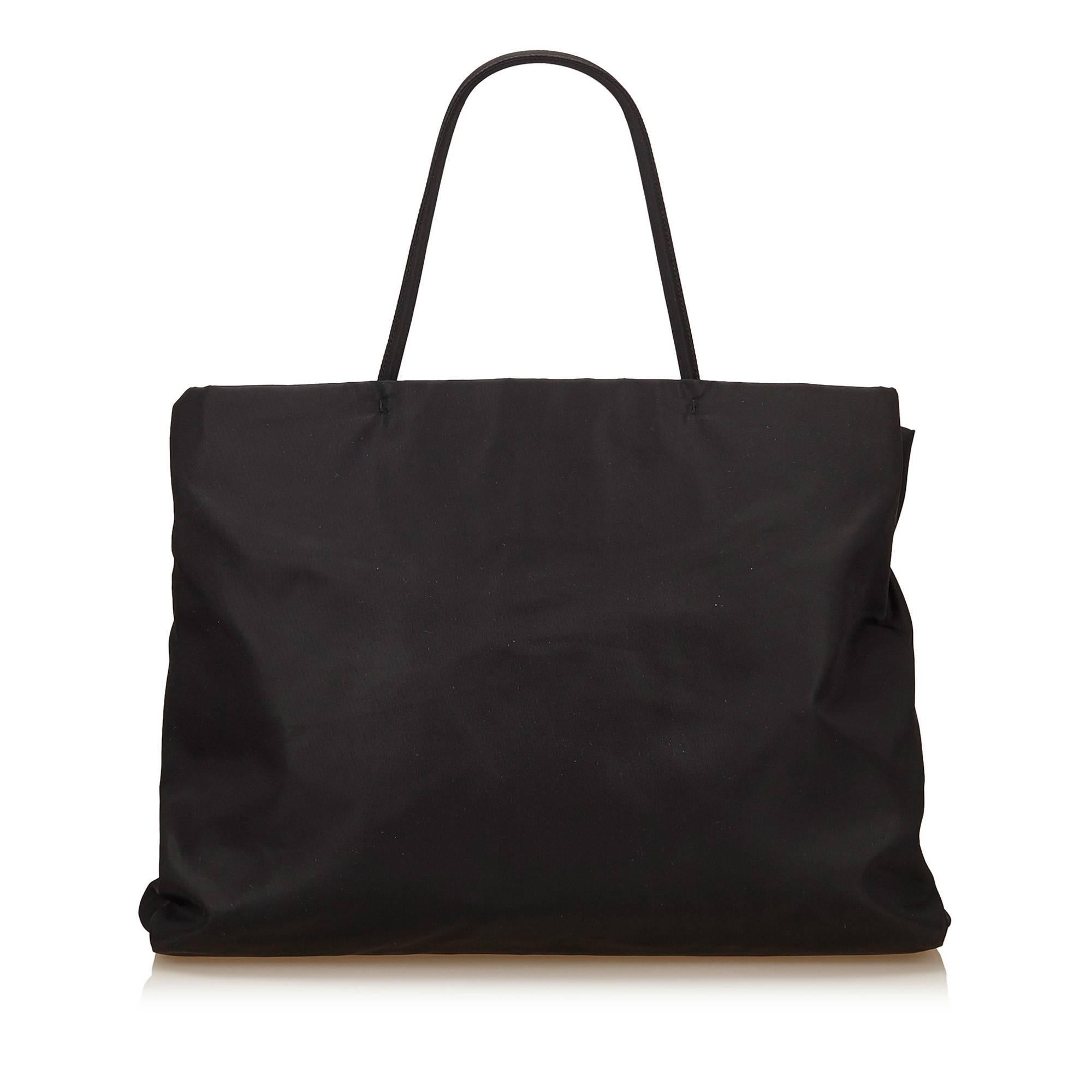 Prada Black Nylon Tote Bag In Good Condition In Orlando, FL