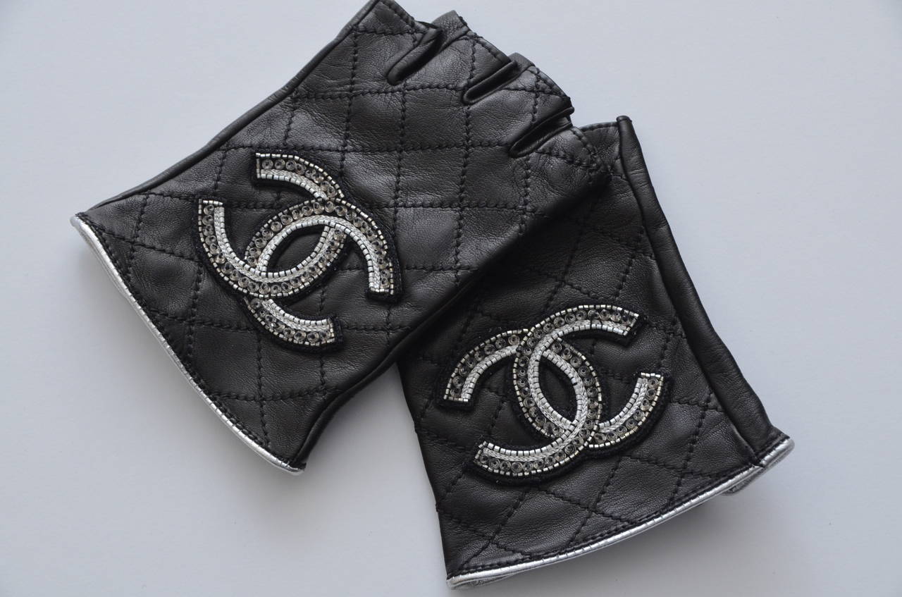 chanel gloves fingerless