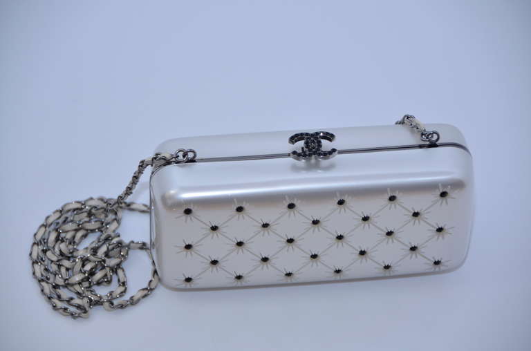 Chanel t  Clutch Handbag In Excellent Condition In New York, NY