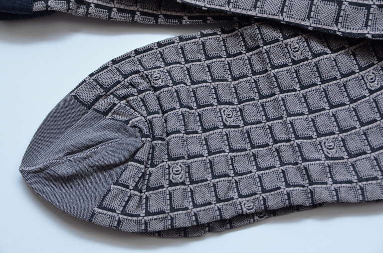 CHANEL Beige Black Jacquard Print Nylon  Fancy Tights New.
Print: Jacquard.Size: 4
Color: Beige, Black.Fabric: 90% Polyamide, 9% Spandex, 1% Cotton
Measurements:
Weight: 120-180
Height:  5'8