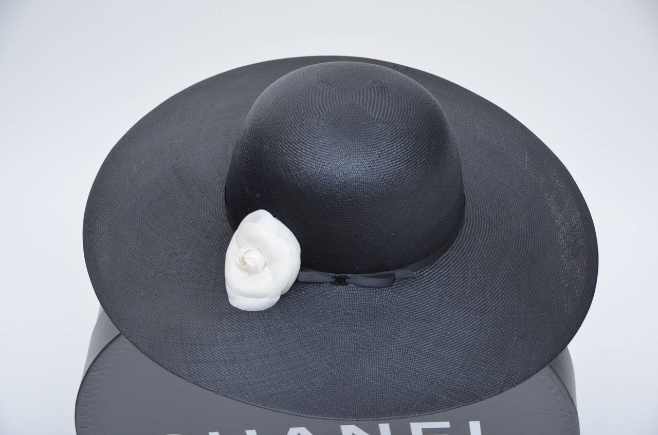 Women's Chanel Runway '07 Black Straw Hat With Camellia  New