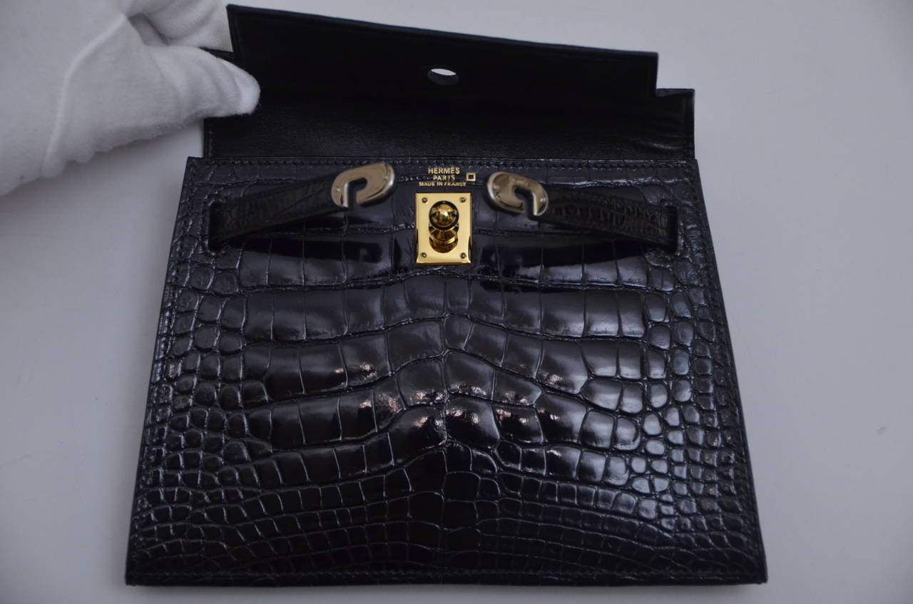 Rare  Hermes Mini  Alligator  Clutch Handbag    Mint In Excellent Condition In New York, NY