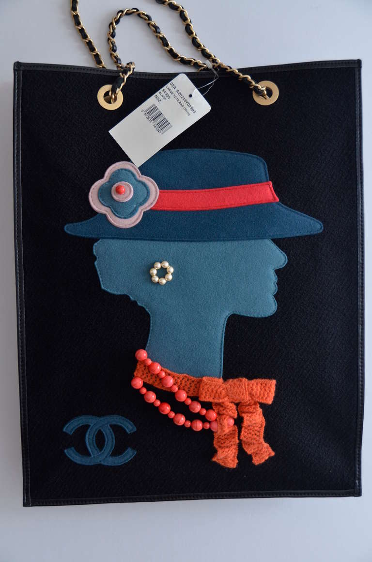 Women's Chanel Vintage Tote Handbag New '02