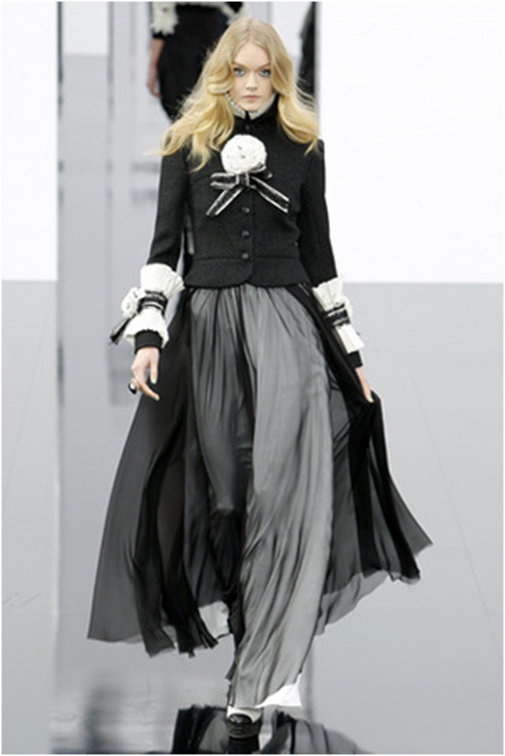 CHANEL Most Wanted Runway And Chanel Add  '09 Long Skirt NEW 40 2