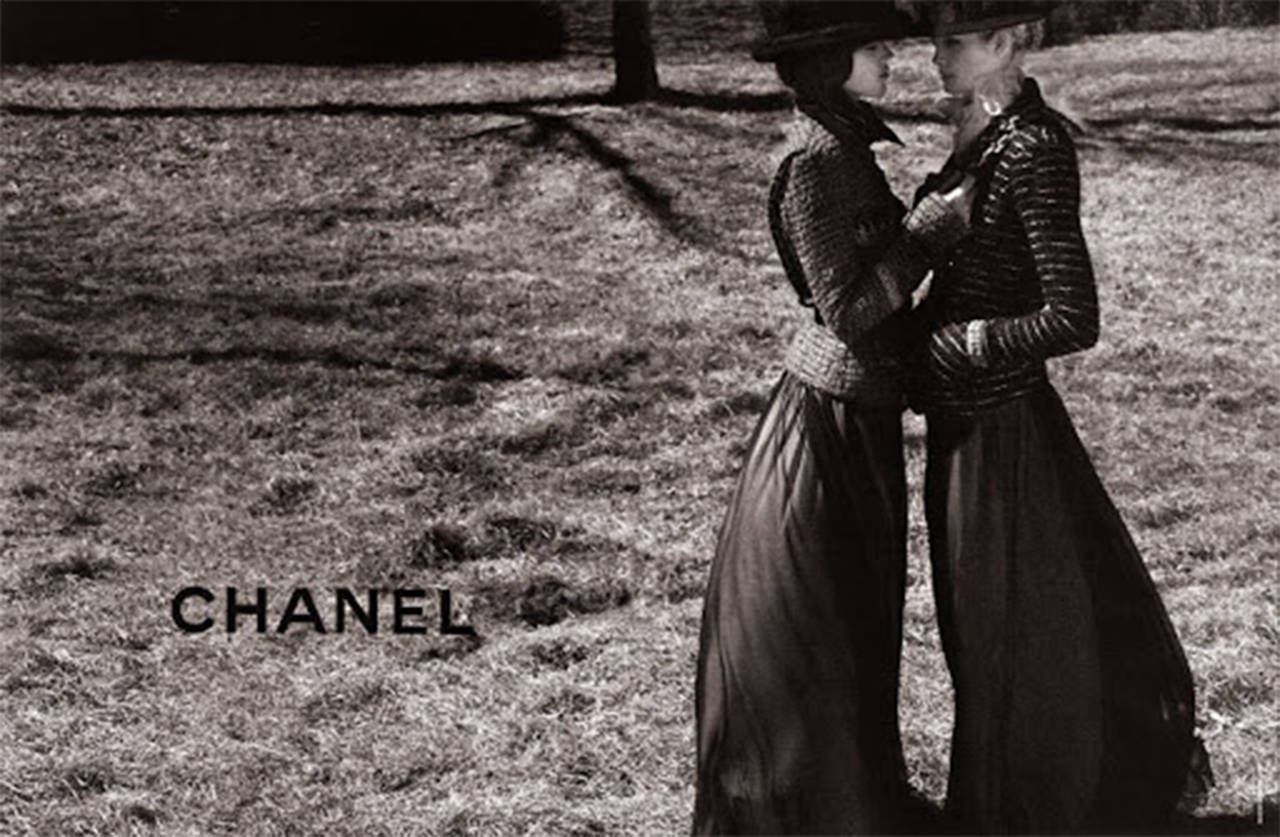 CHANEL Most Wanted Runway And Chanel Add  '09 Long Skirt NEW 40 4
