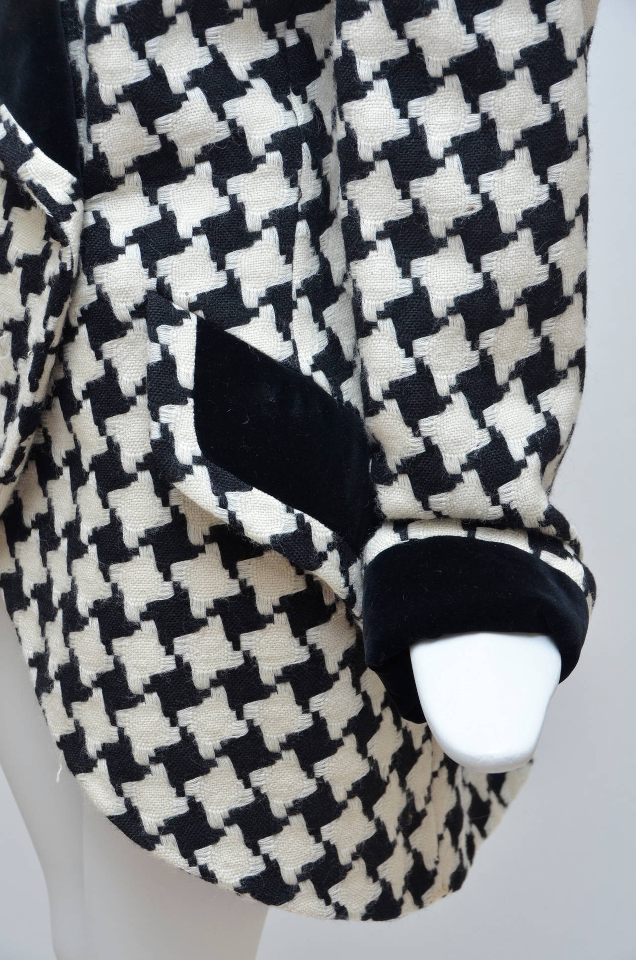 Black Karl Lagerfeld Houndstooth Blazer Jacket Velvet Trim