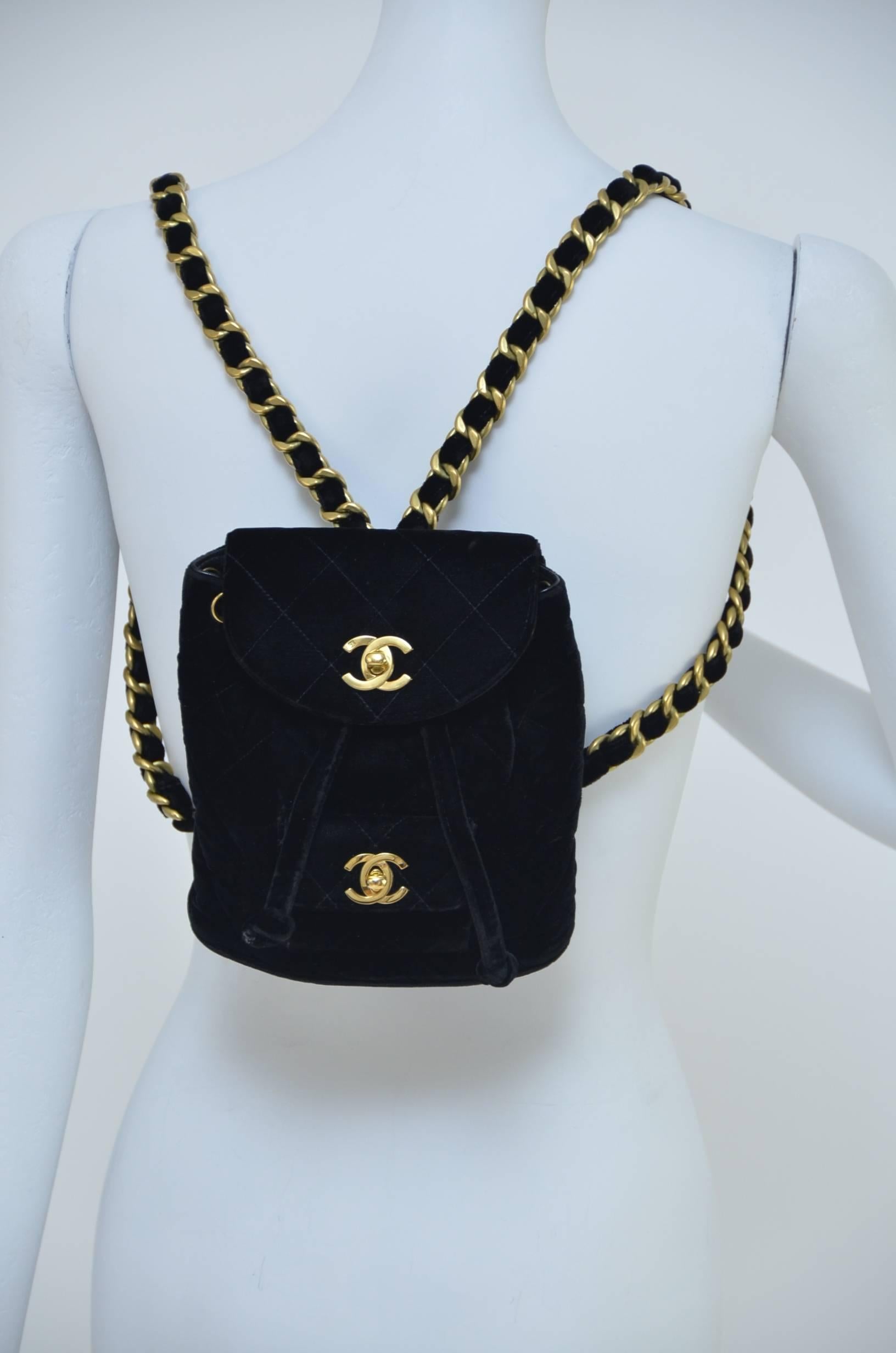 CHANEL Super Rare Mini Samt Rucksack 1990's MINT 1