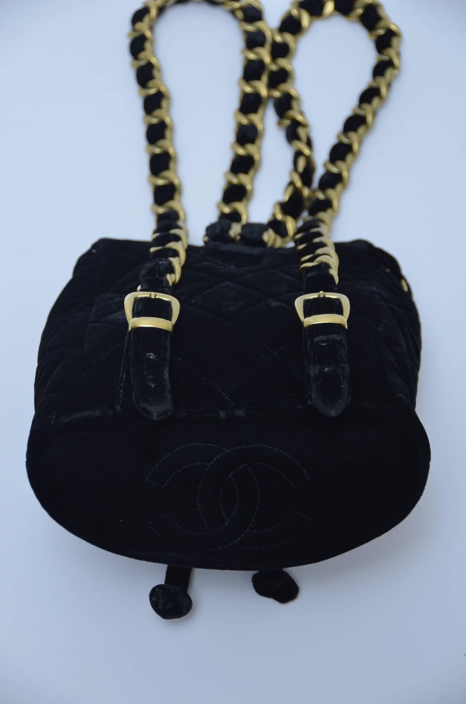 CHANEL Super Rare  Mini Velvet Backpack 1990's MINT  2