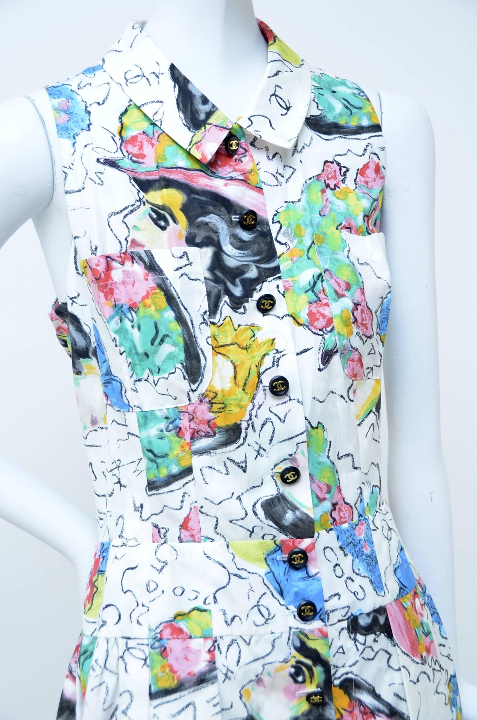 CHANEL 1995 Coco Chanel Print Dress  New   40 In New Condition In New York, NY
