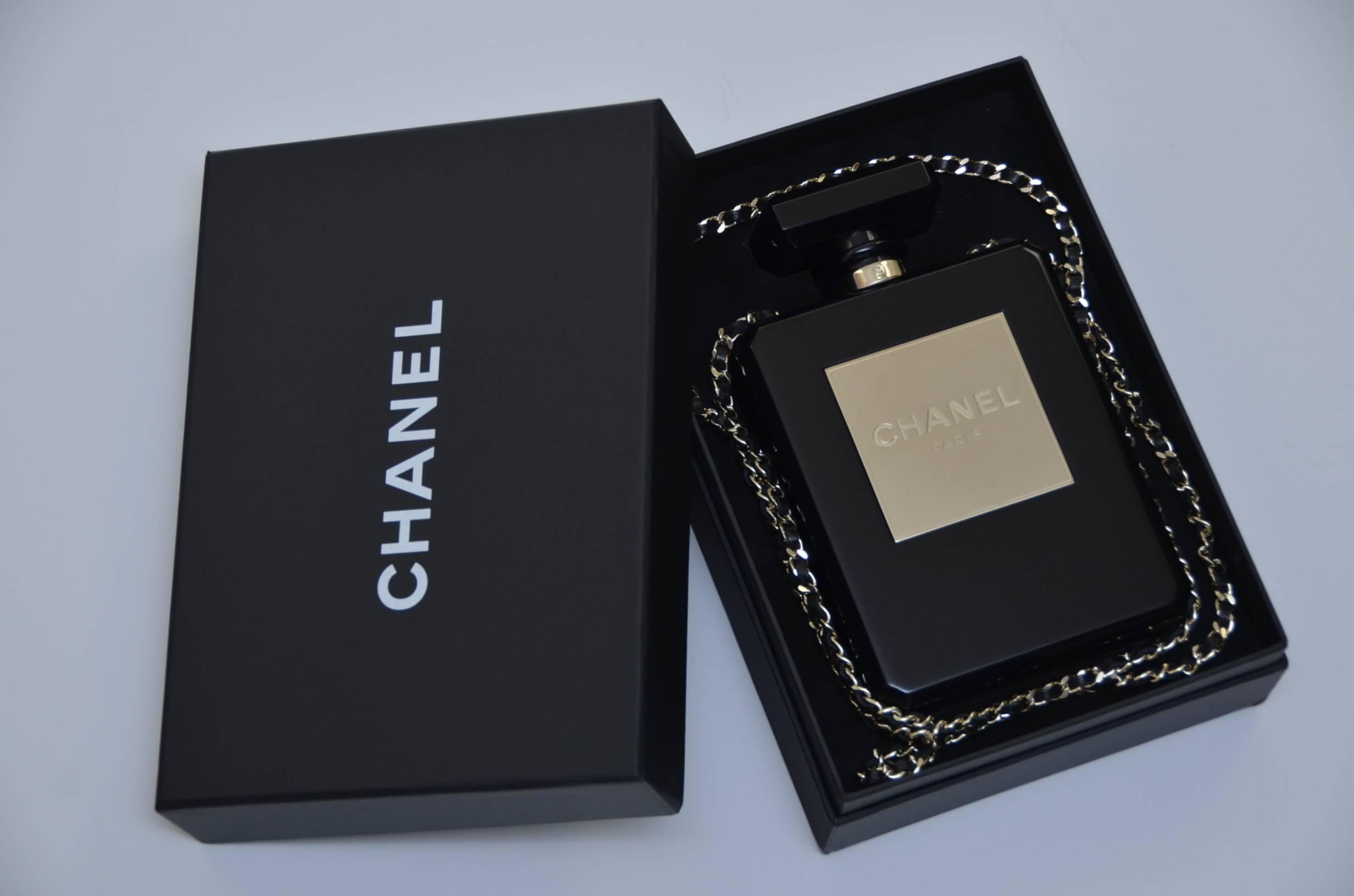 CHANEL Limited Edition Black Handbag Clutch Runway  Perfume Bottle Clutch   Mint 2