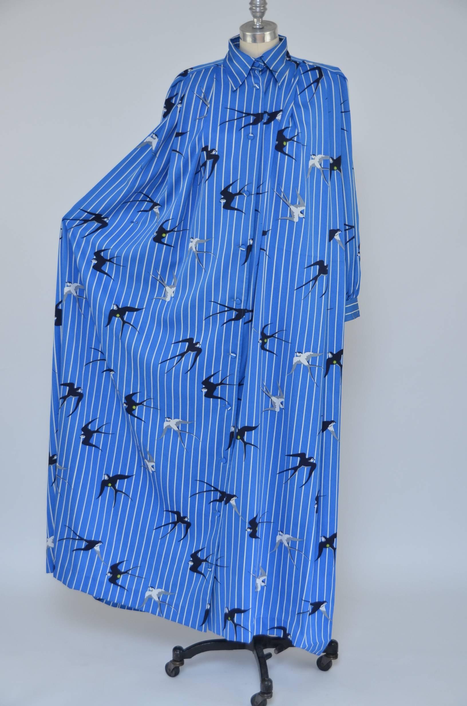 Issey Miyake 1970's birds dress.
Excellent condition with 2 tiny hole's on the fabric as photographed.
Print is so 