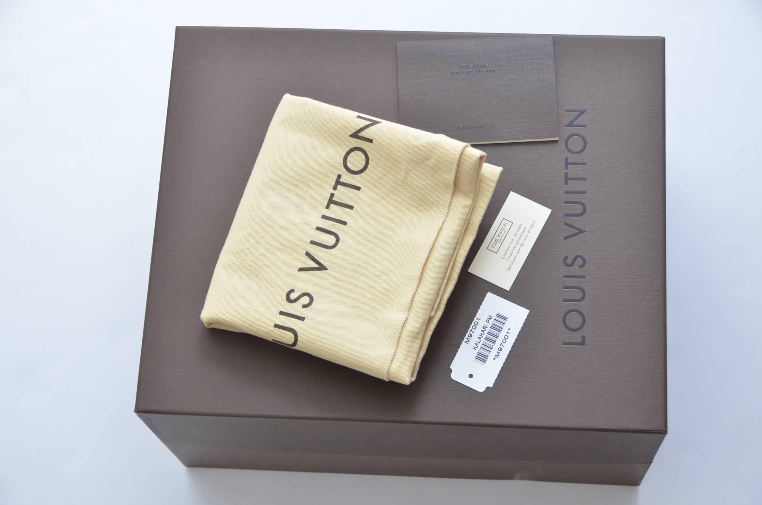 Women's or Men's Louis Vuitton KALAHARI PM 2009 Collection Handbag Mint