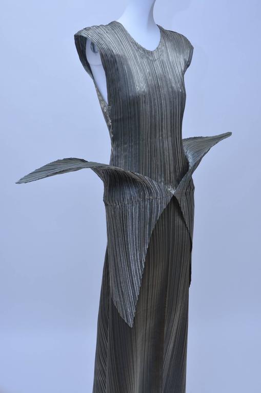 ISSEY MIYAKE Sculptured Ensemble Fall/Winter 1989–90