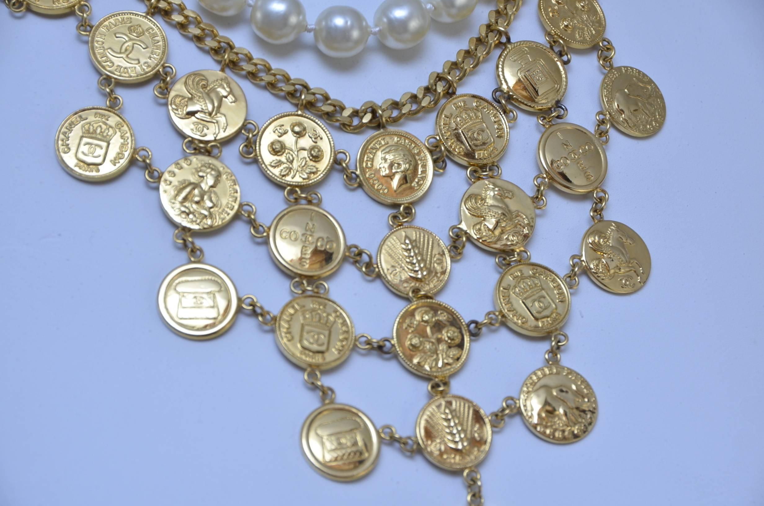 CHANEL Rare Coin Pearl Choker Necklace 1980's 1