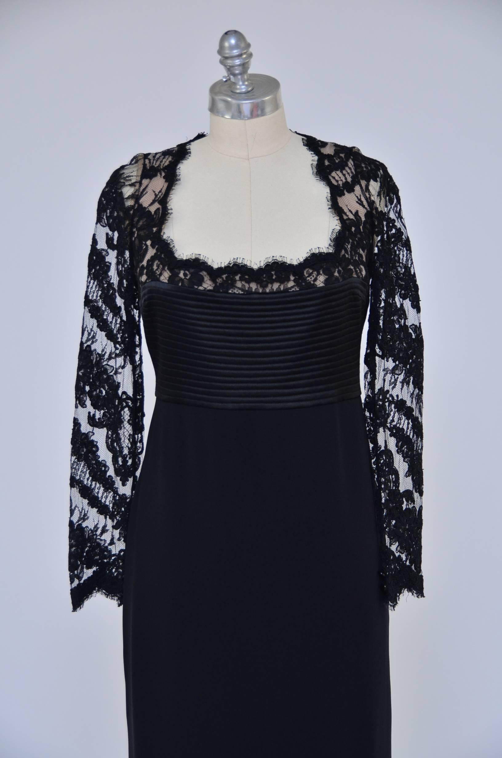 Badgley Mischka Black Lace Dress  Mint  In Excellent Condition In New York, NY