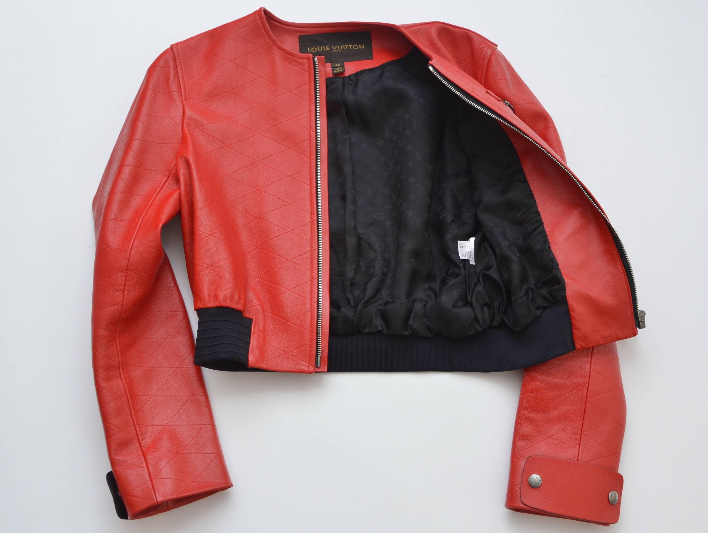 Louis Vuitton 2015 Nicolas G. Gesteppte Rote Lederjacke gesehen an Nicki Minaj für Damen oder Herren