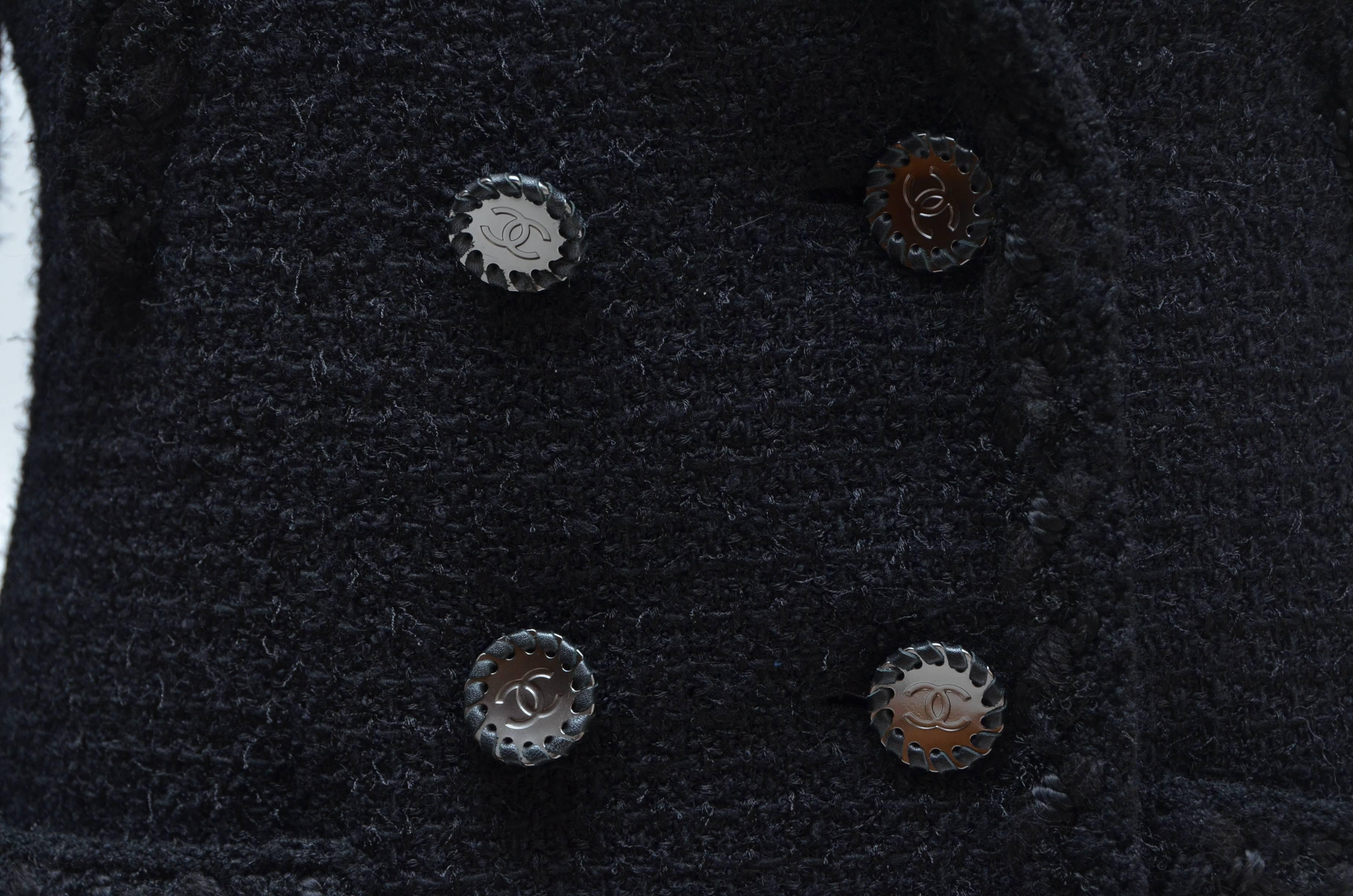 CHANEL Tweed Little Black Jacket 36... Same collection as Little Black Jacket 1