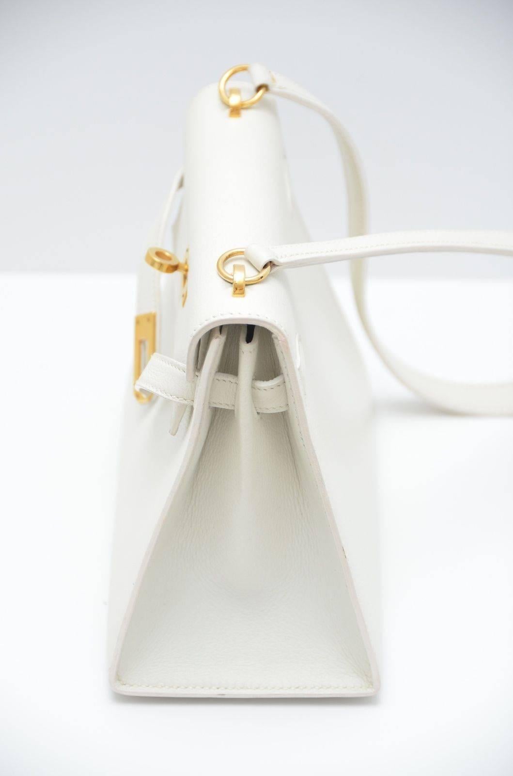HERMES Super Rare White Mini Kelly  Gold Hardware 20 CM Veau Gulliver Leather In Excellent Condition In New York, NY