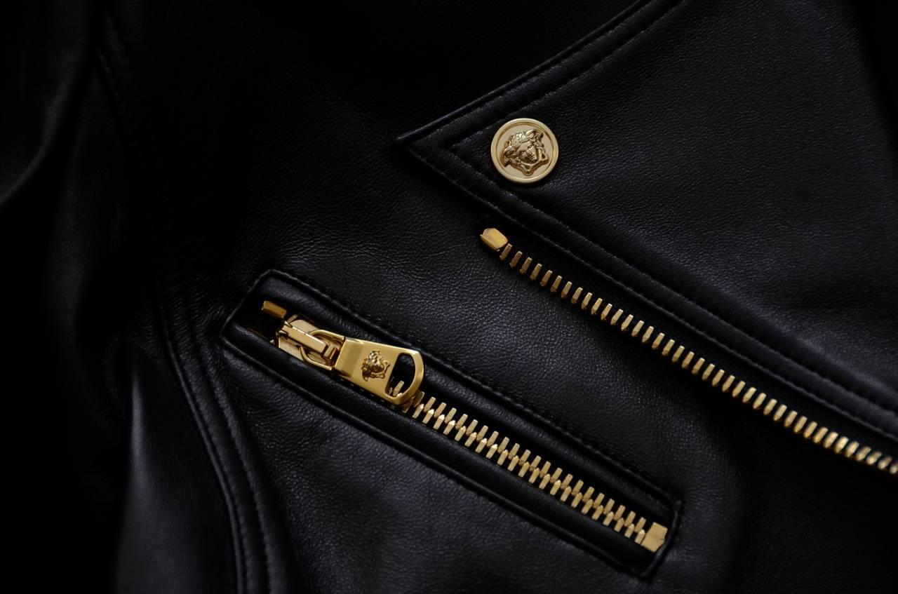Versace Veste en cuir de motard pour motard   Excellent état - En vente à New York, NY