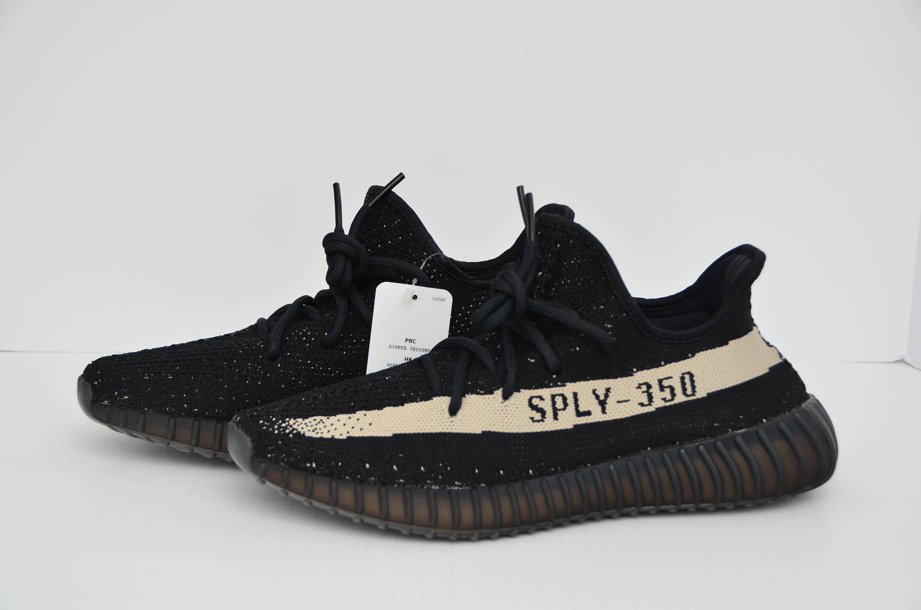 Women's or Men's Adidas Black Yeezy Boost 350 V2  NEW Size 9.5