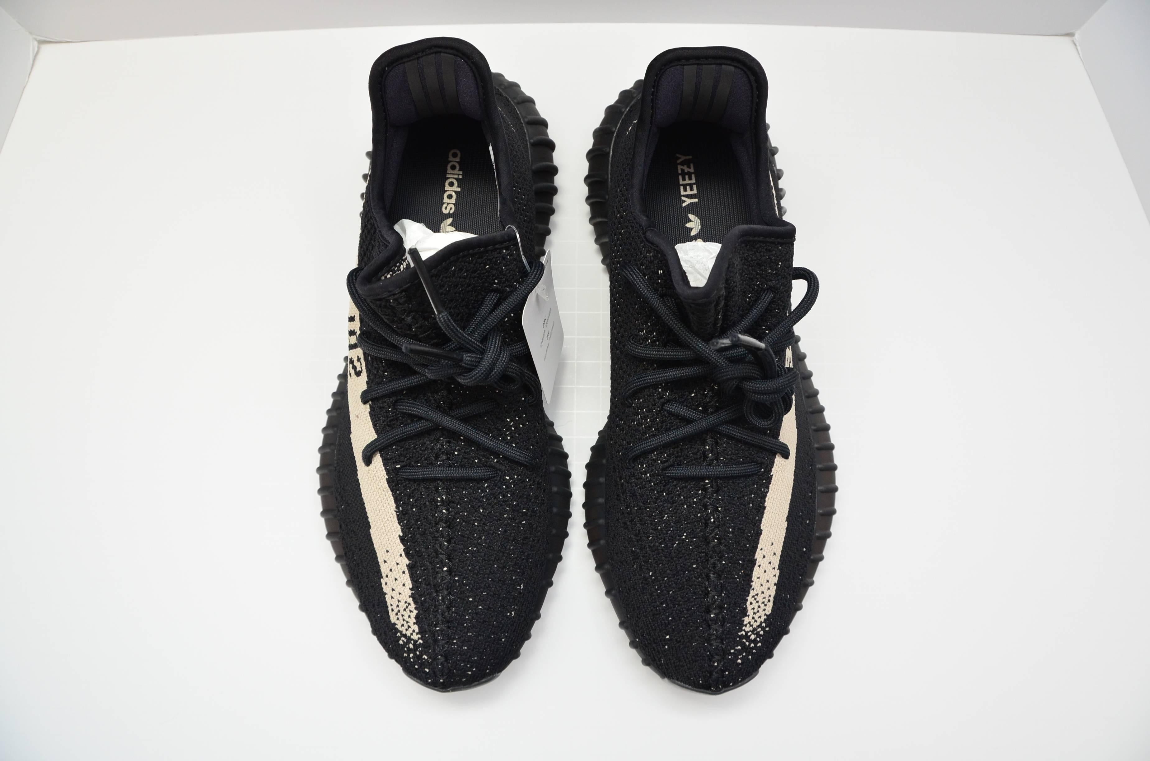 Adidas Black Yeezy Boost 350 V2  NEW Size 9.5 2