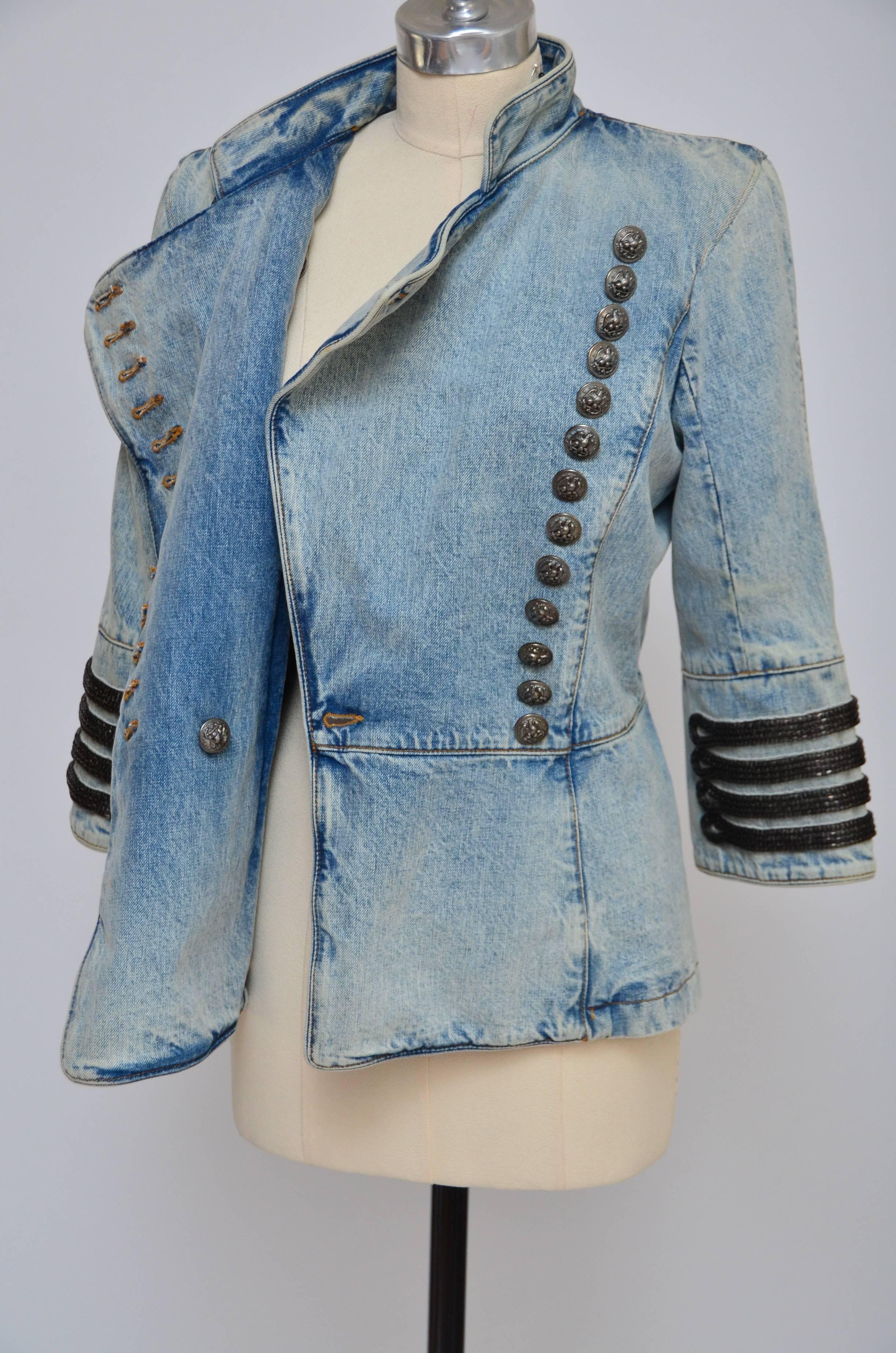 Rare Balmain Spring 2009 RTW Military Style Denim Jacket  New 42 FR In Excellent Condition In New York, NY