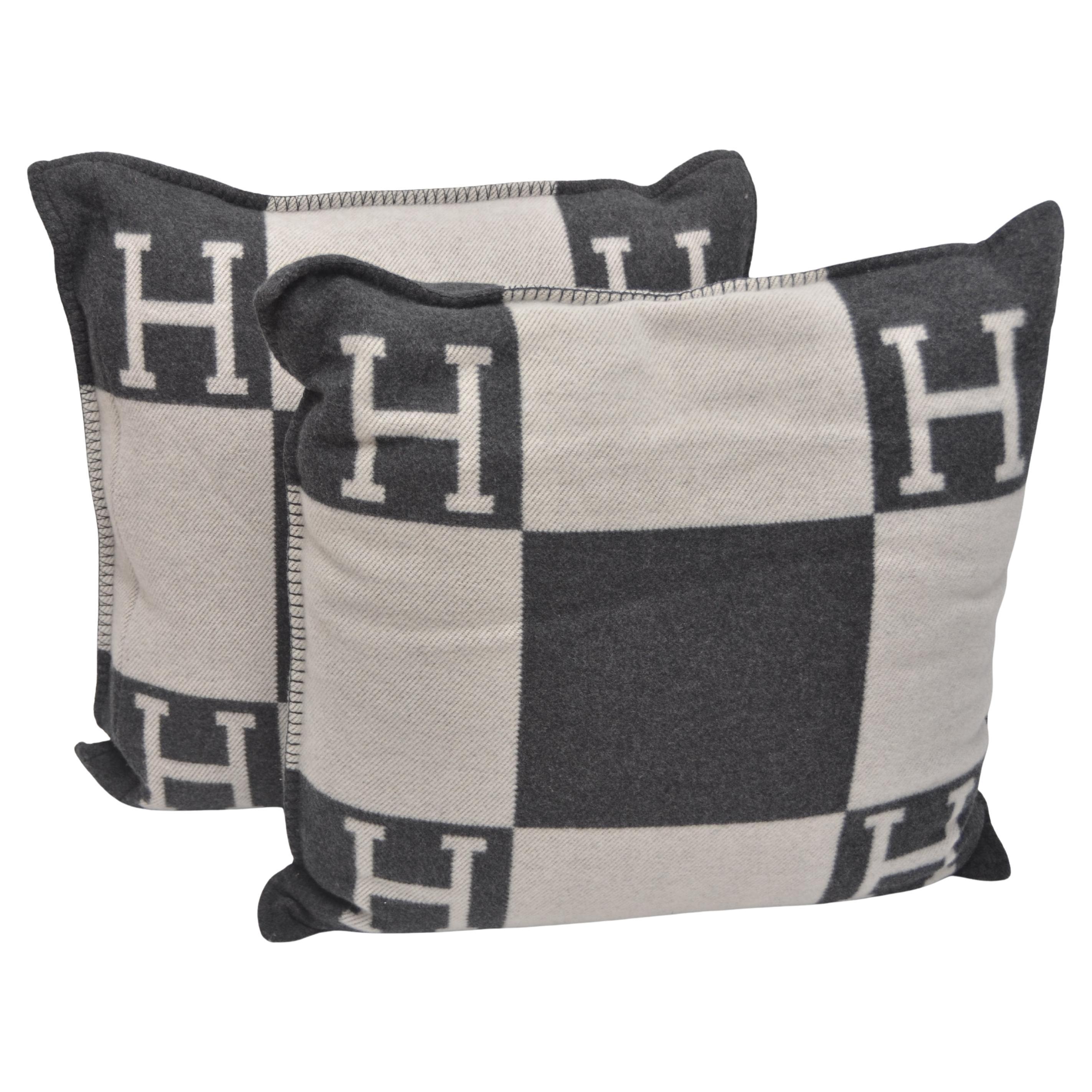 Hermes  2 Cuscini Avalon  Modello grande  27.6" X 27.6"  NUOVO
