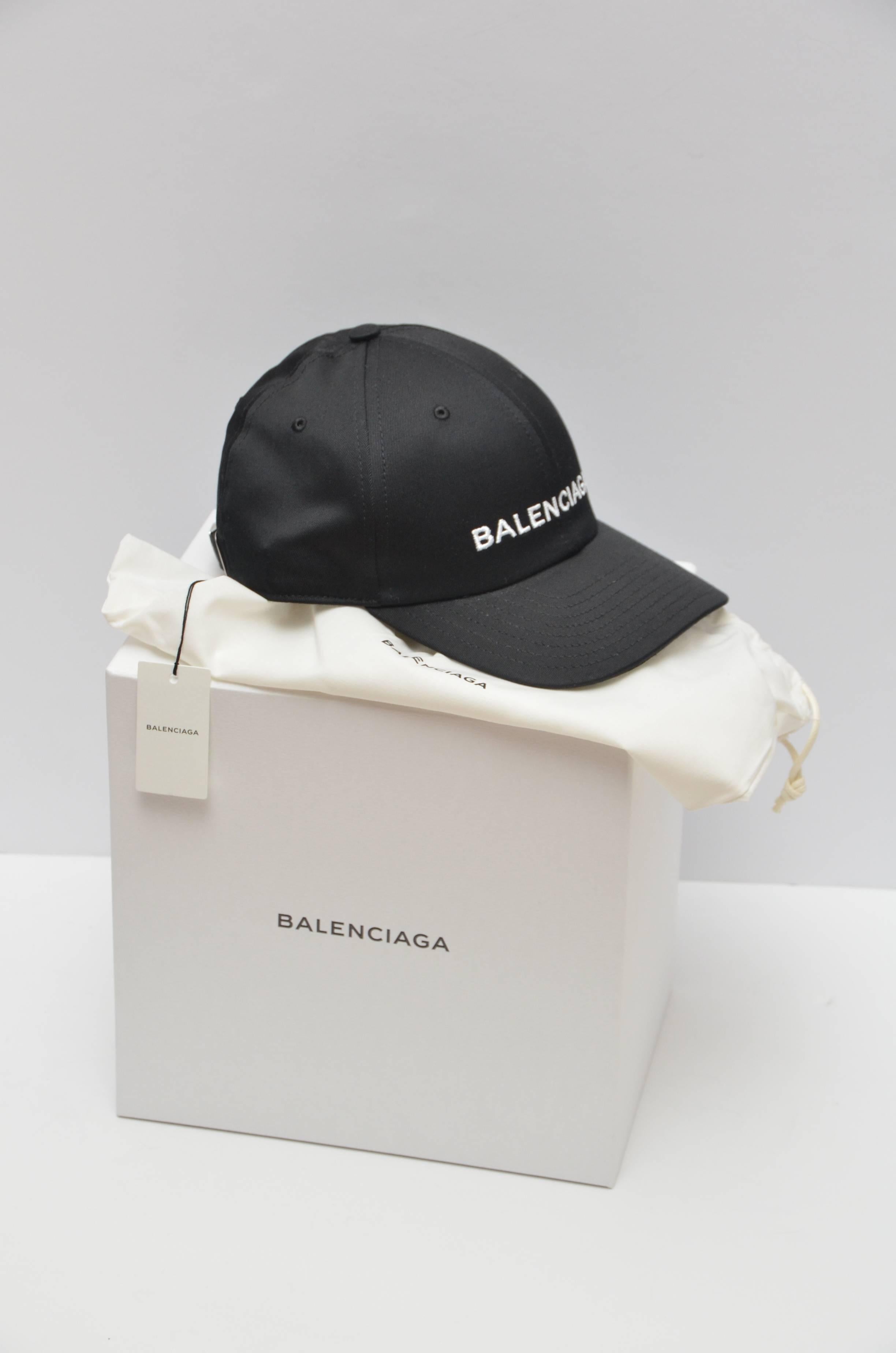 balenciaga cap tag