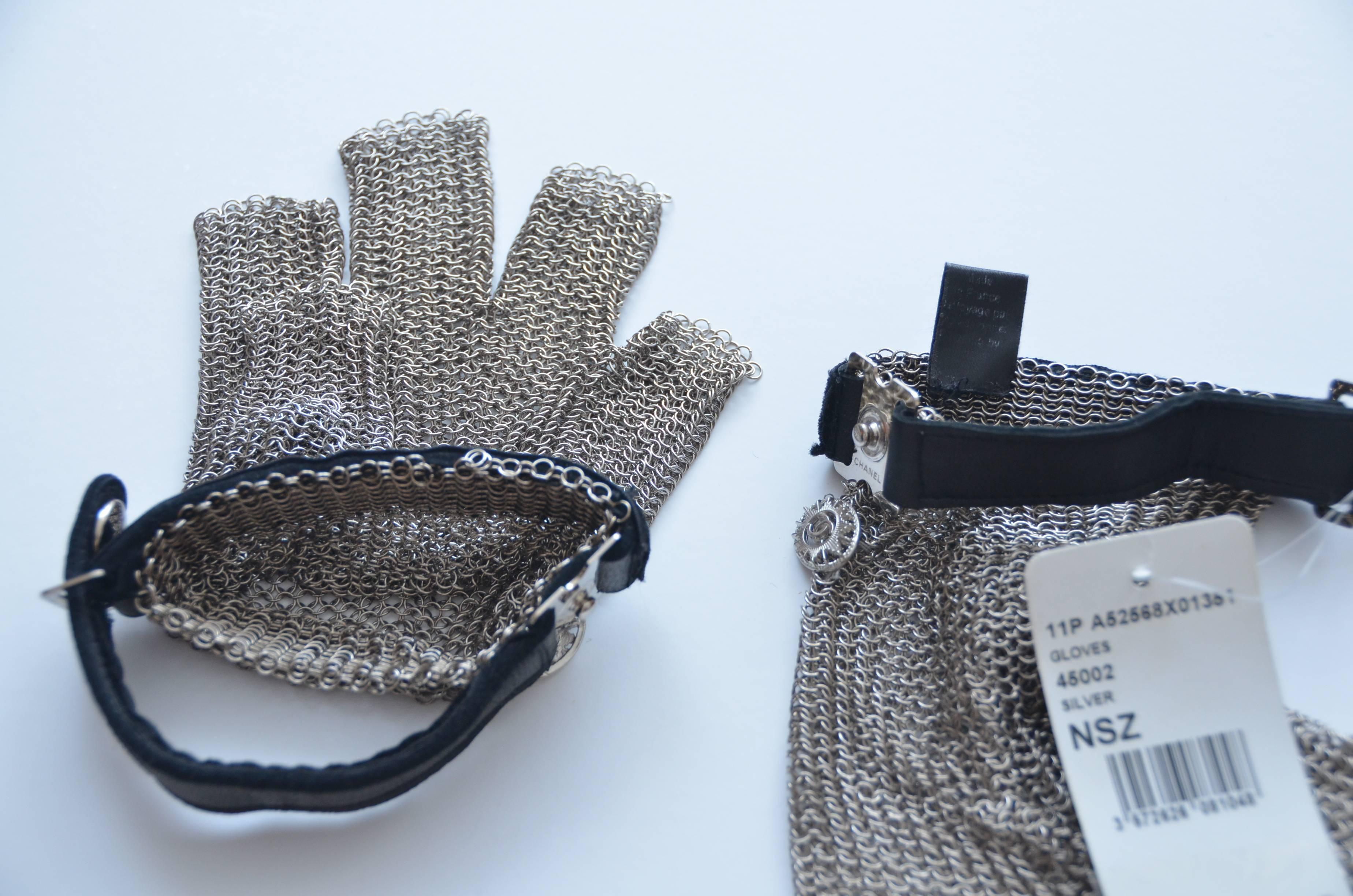 silver mesh gloves