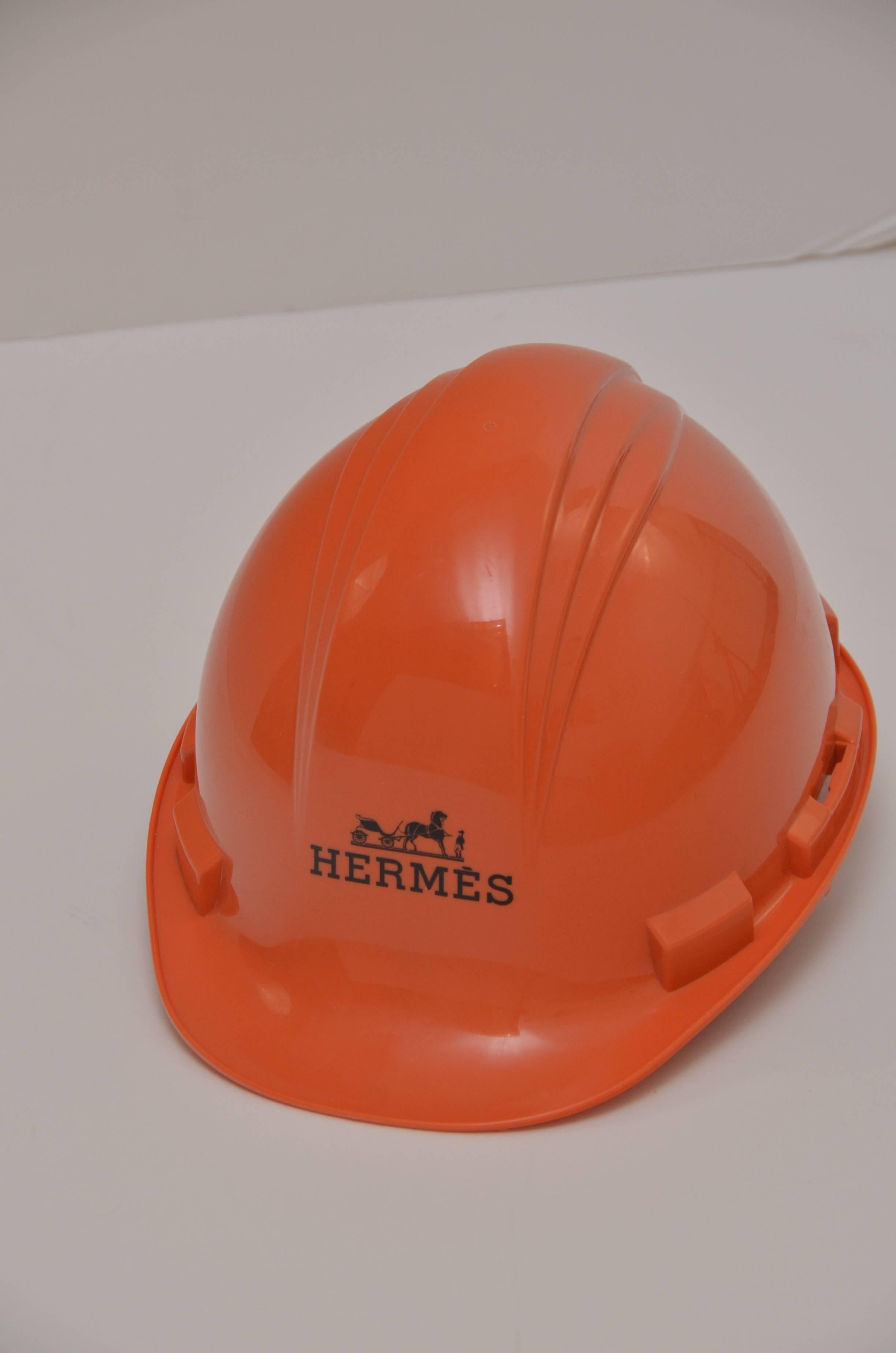 Limited edition Hermes helmet "construction" hat. 
Toronto 2008. Mint condition,never used . 
Great display piece for Hermes collector.  

FINAL SALE.
