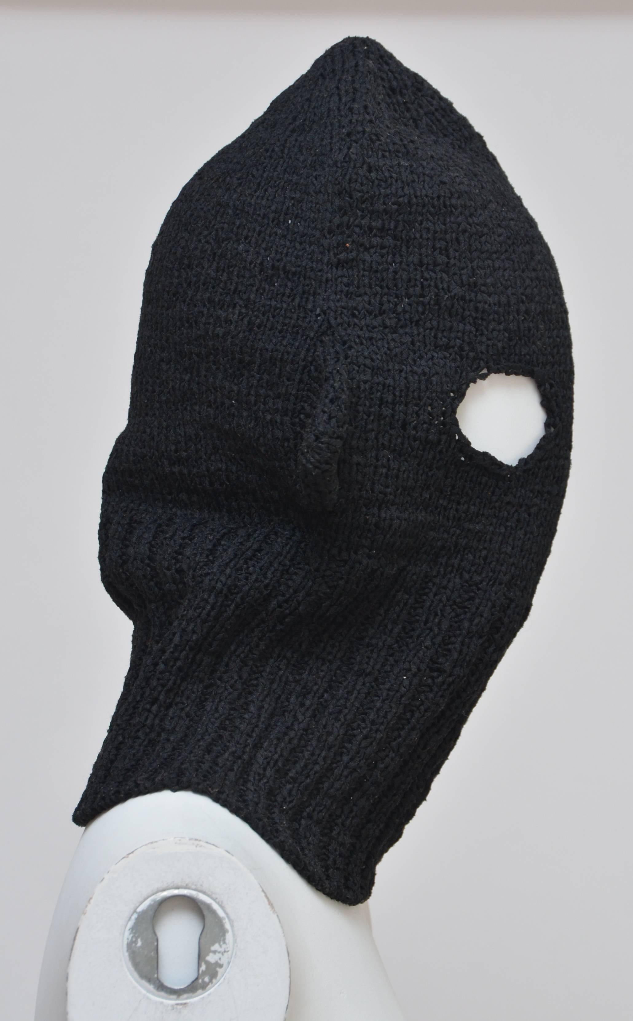 Issey Miyake vintage Pleats Please balaclava hat with ears.
Excellent vintage condition.
Made in Japan.

Final Sale.
