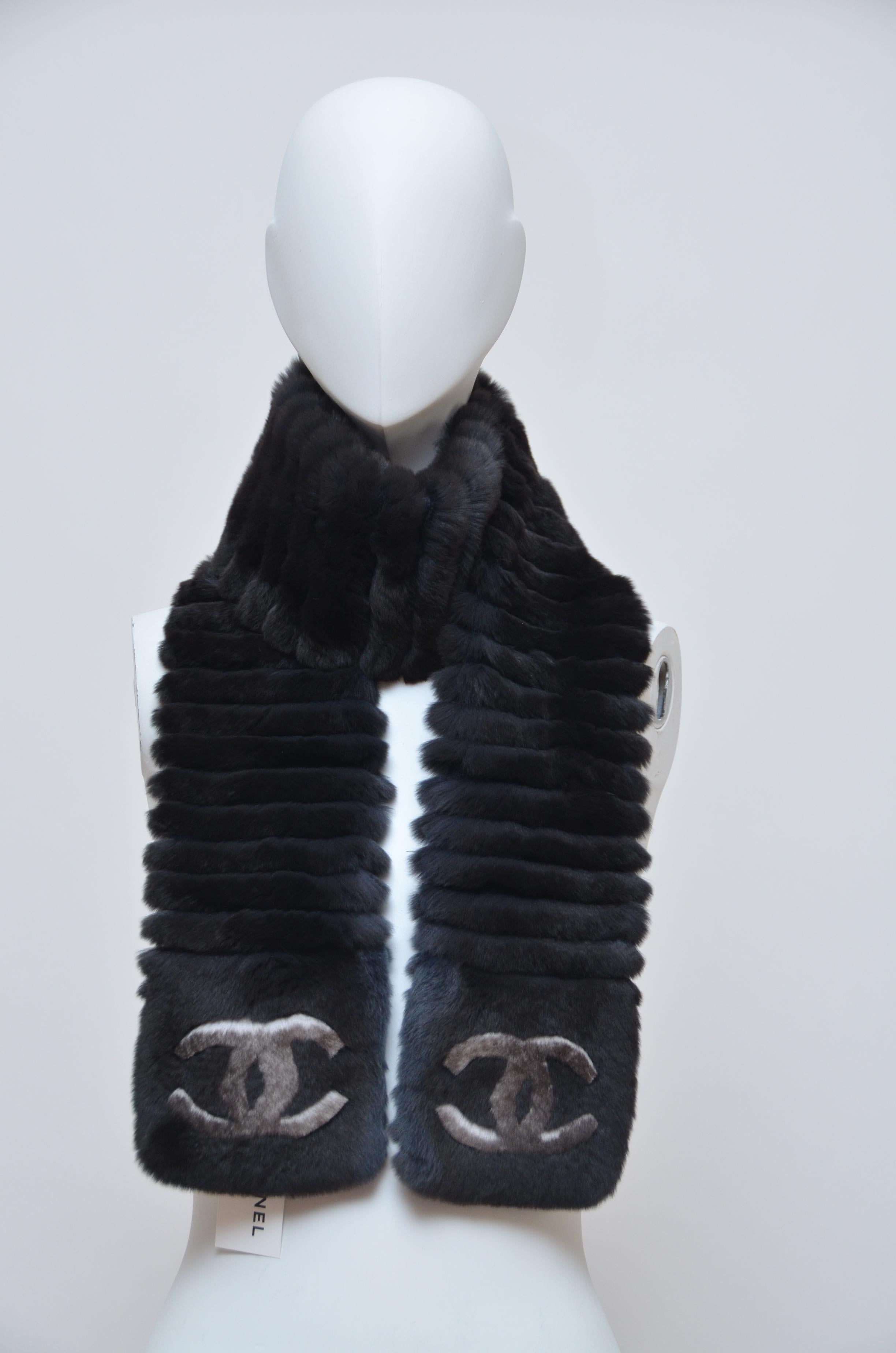 chanel fur scarf