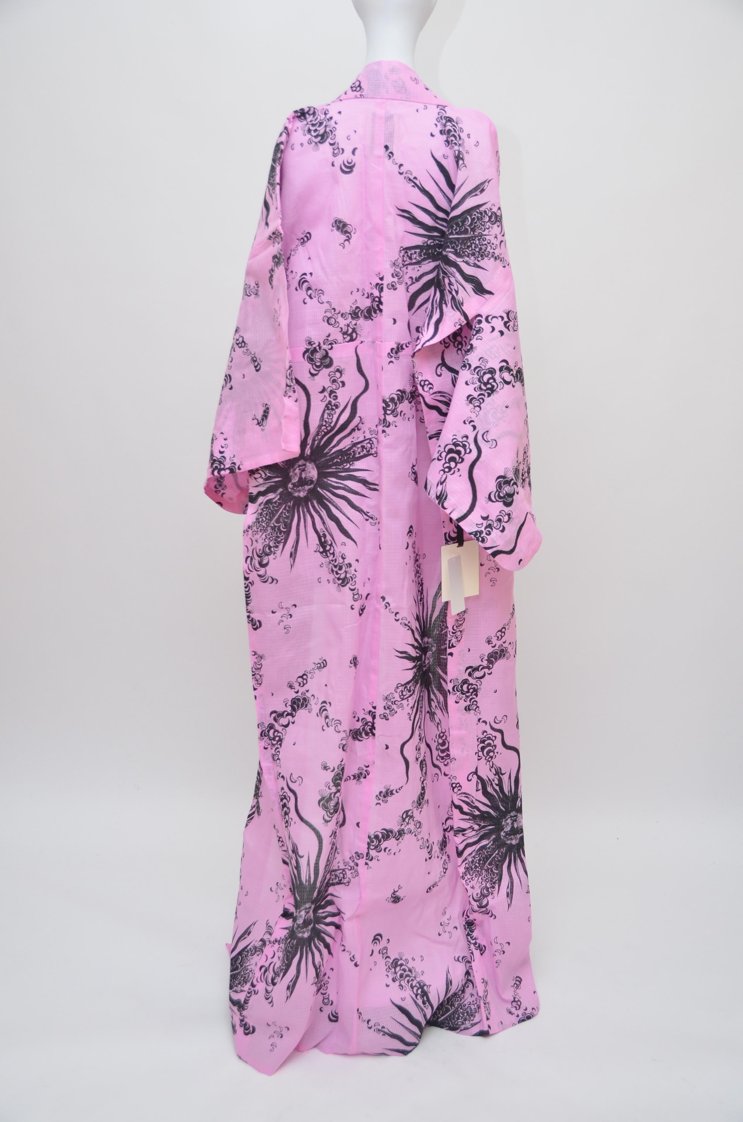 Italian fashion designer Fausto Puglisi  has partnered with online retailer Yoox to launch two cotton yukatas (the summer version of a kimono). In speaking to press about the pieces Puglisi said, “I’ve created a Westernized form of the classic