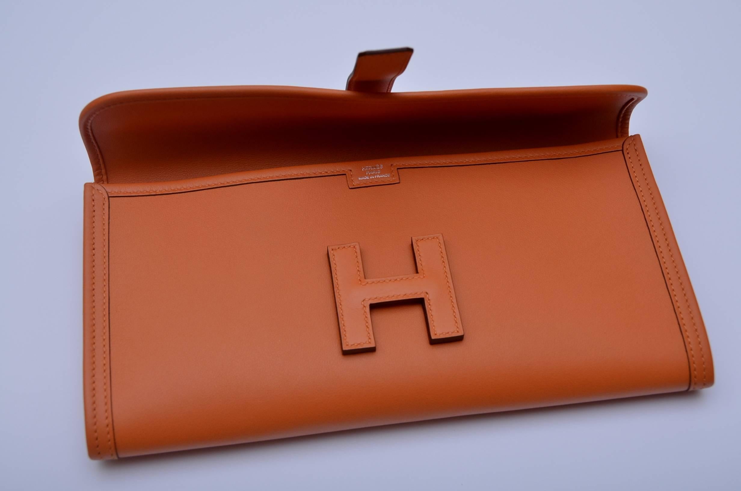 HERMES JIGE Elan 29 Veau Swift
Brand new, never carried store fresh.
Measure:29 CM.
Comes with dust bag,booklet and hermes box.
Stunning  and beautiful in person  representing  iconic and most recognizable 
color from Hermes  Paris.

FINAL