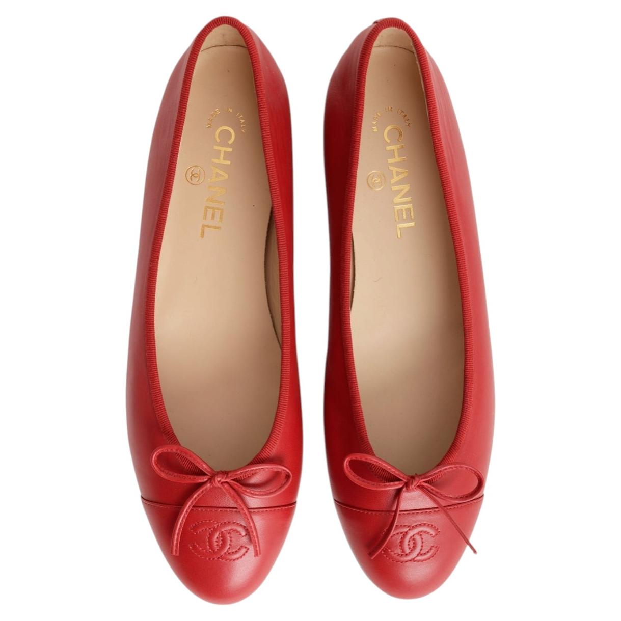 Chanel Classic Ballet Flat Shoes in Red Leather with CC Logo Toe