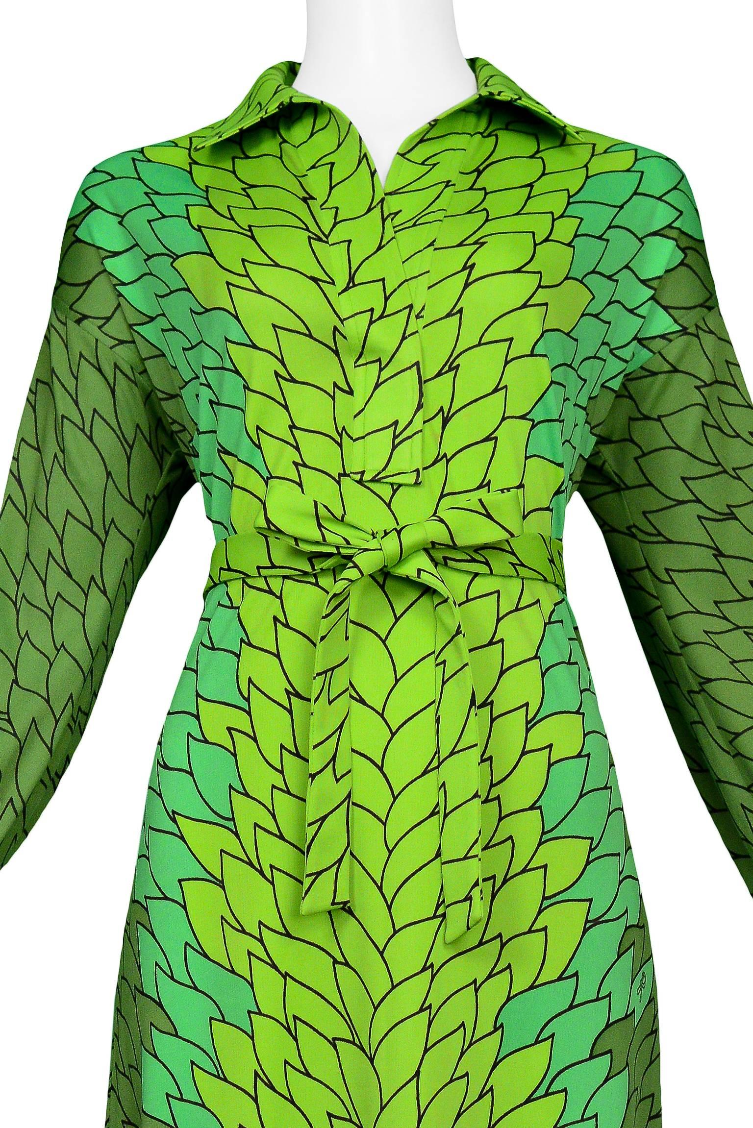 Green Leaf Print Dress In Excellent Condition In Los Angeles, CA