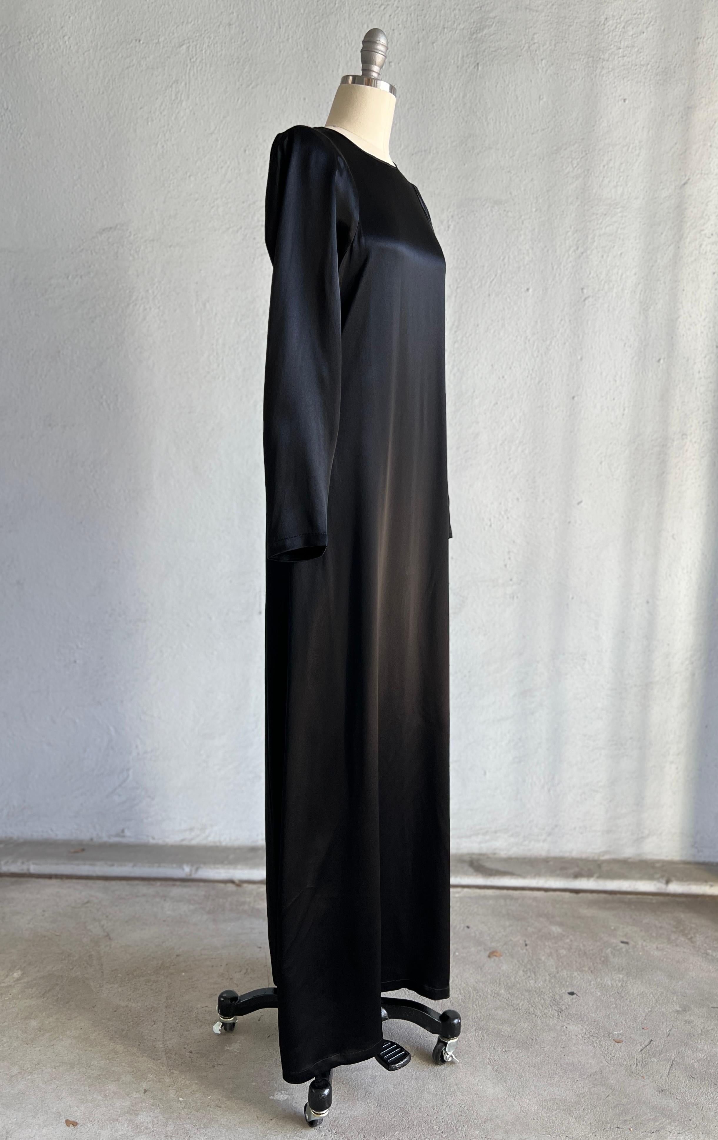 Noir Maison Martin Margiela - Robe du soir à manches longues en satin noir 2000 en vente