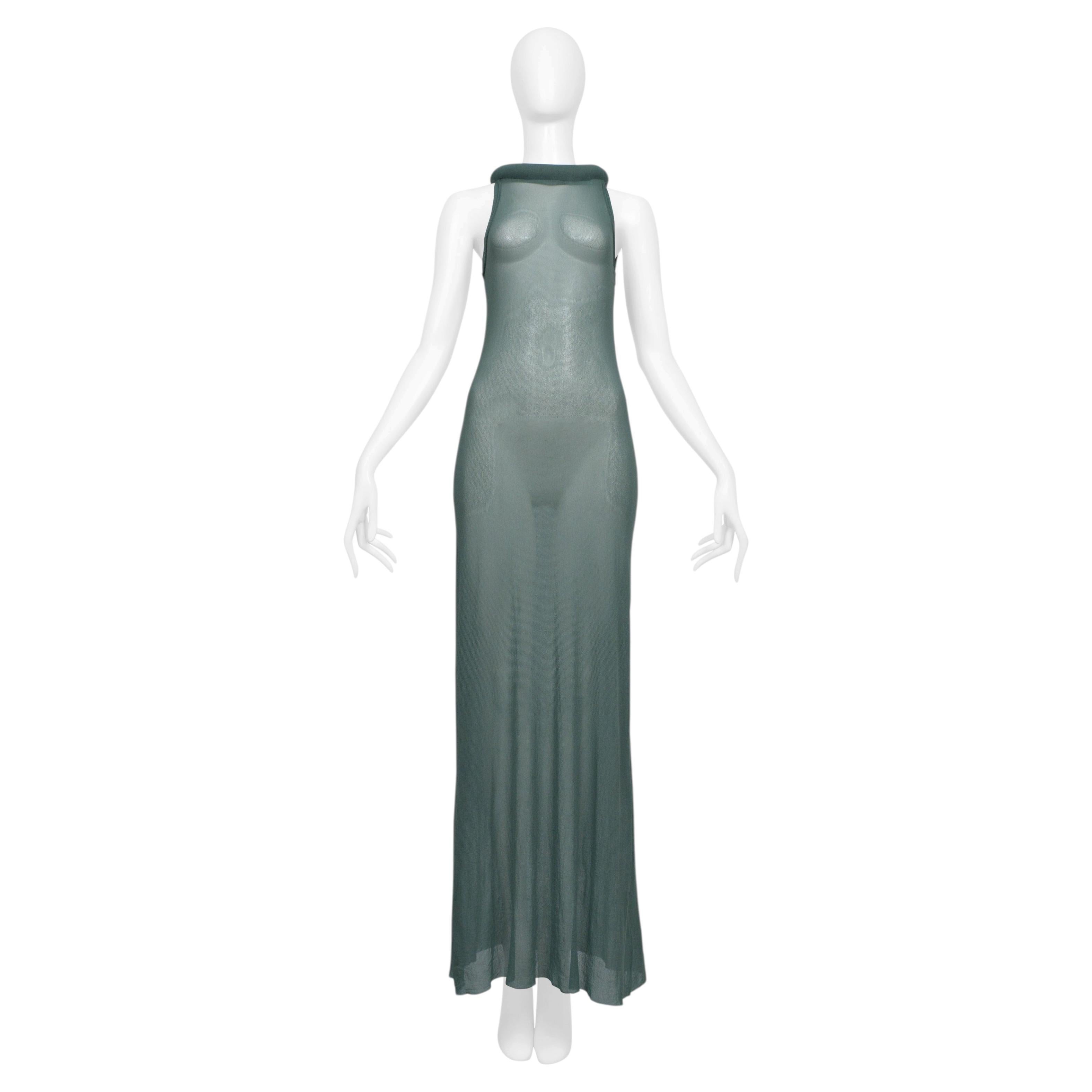 Robe en maille vert sauge à encolure tube de Jean Paul Gaultier
