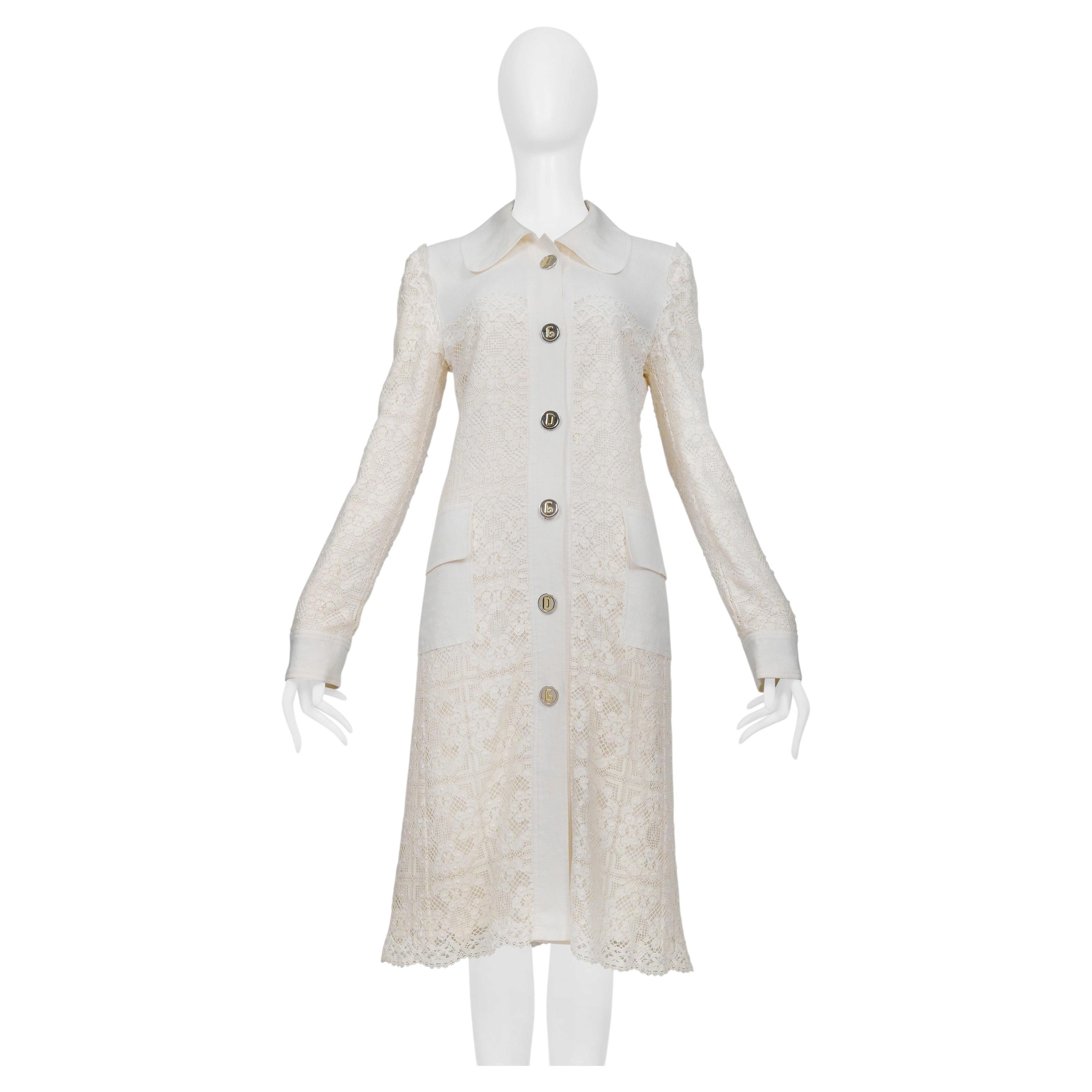 Cappotto in pizzo bianco di Dolce & Gabbana con bottoni D&G in vendita