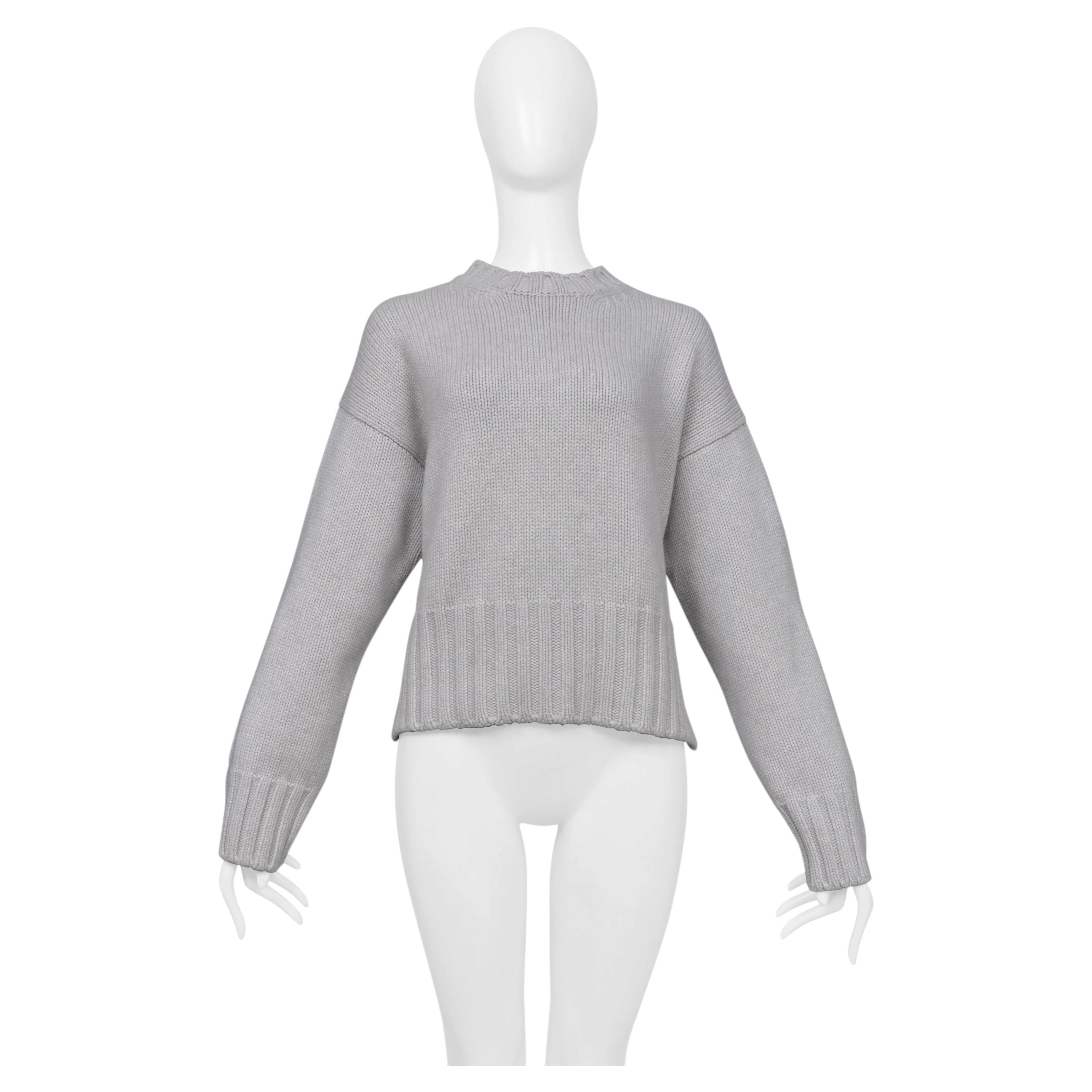 Jersey de cachemira gris claro de Prada, 2019