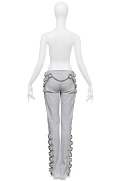 Dolce & Gabbana – Weiße Leder-Bondage-Hose 2003