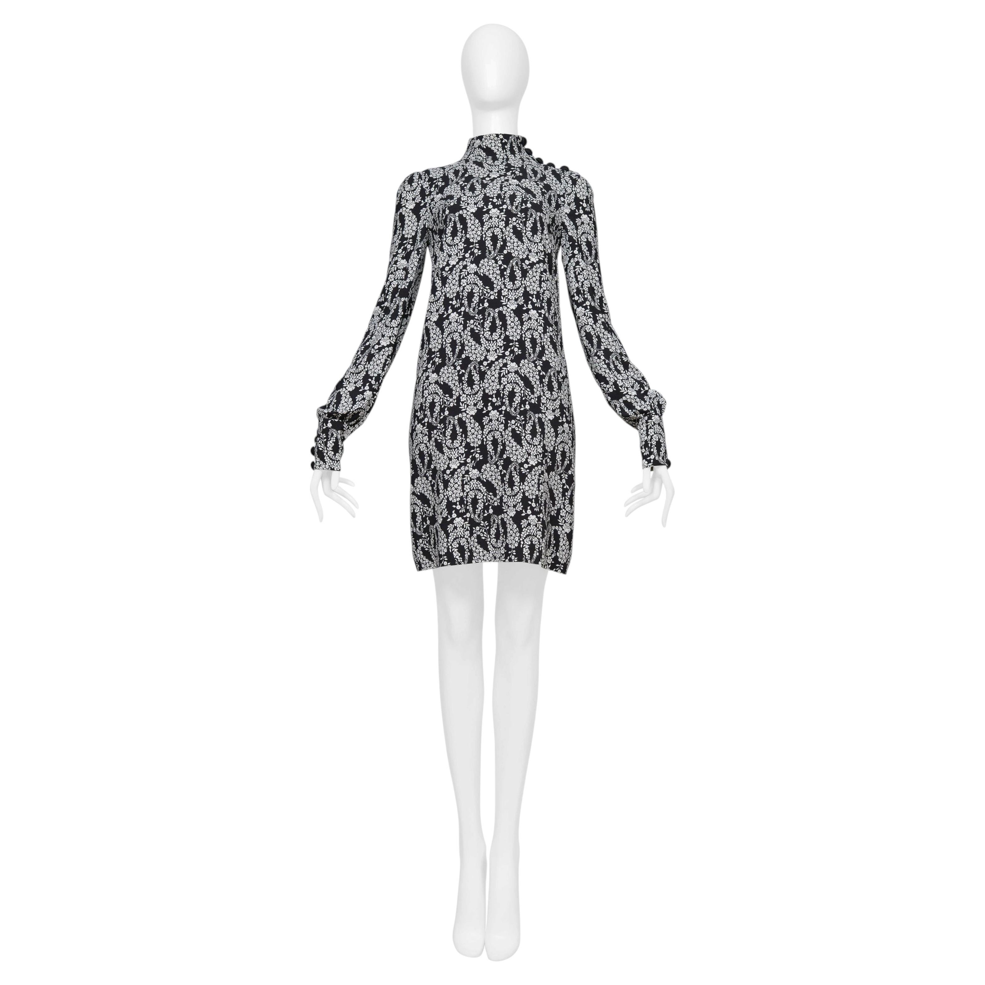 Robe noire Dolce & Gabbana à col haut et imprimé floral blanc en vente