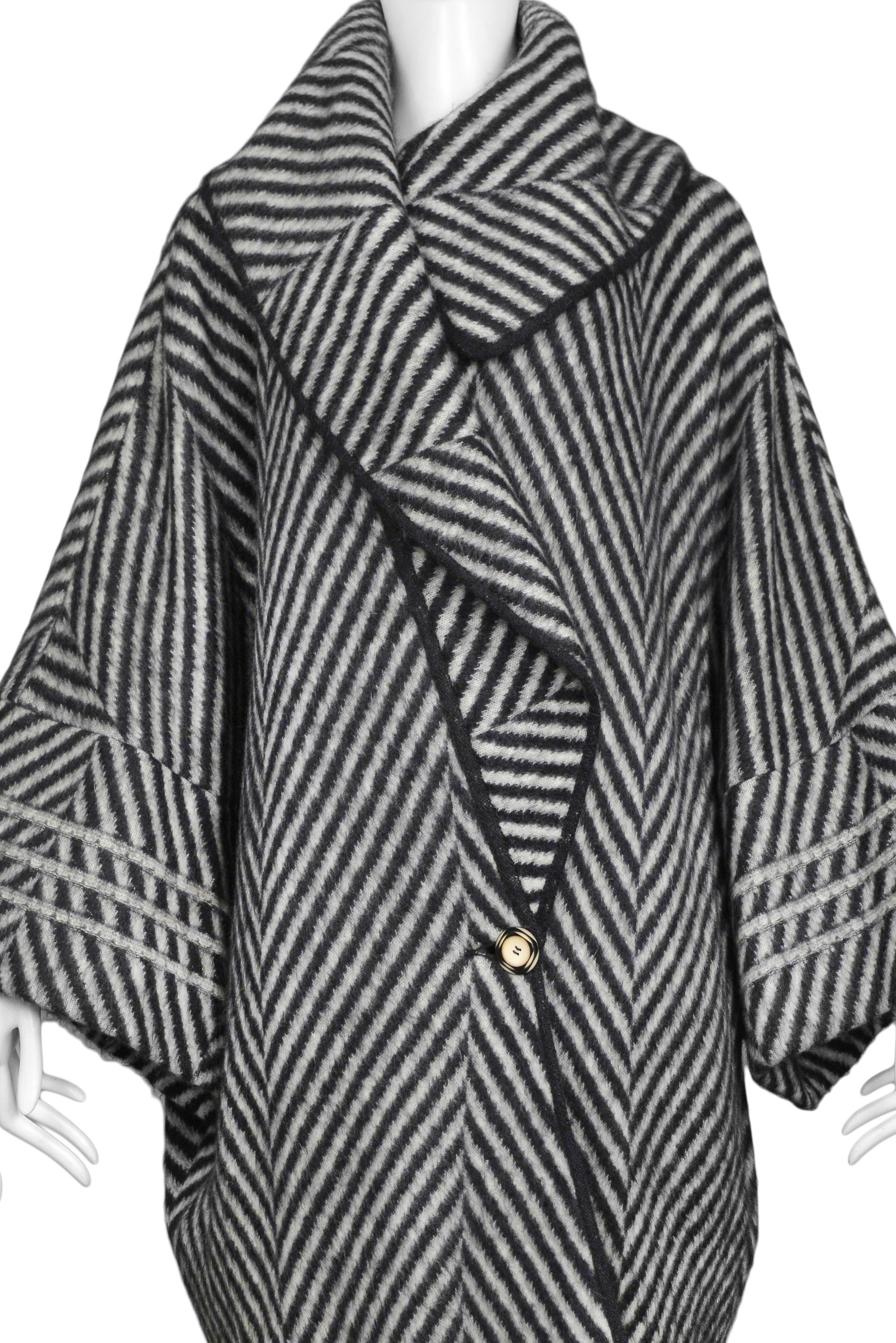 carrie bradshaw blanket