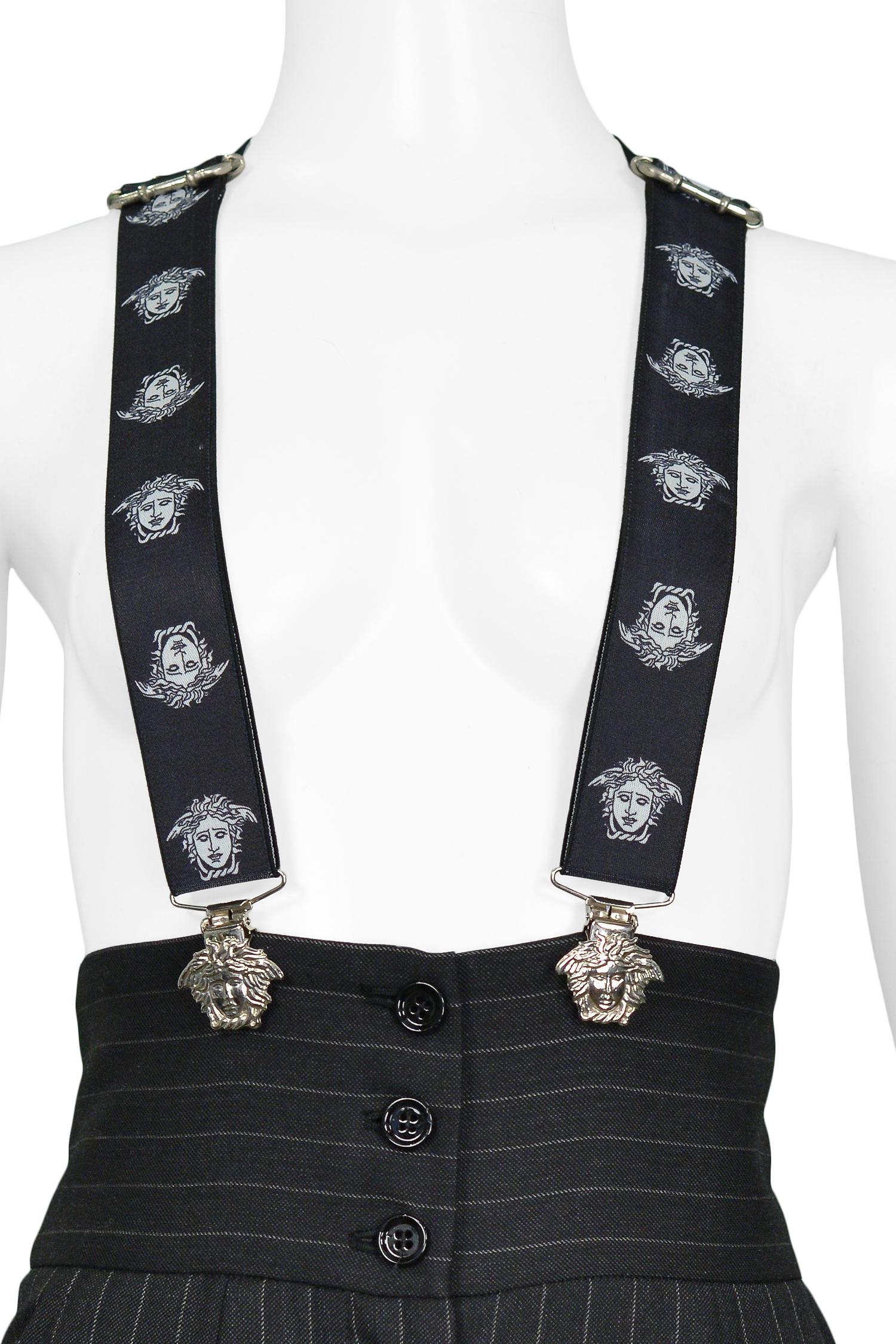 Versace: schwarz-weiße Medusa-Halterungenhalter, Vintage im Zustand „Hervorragend“ im Angebot in Los Angeles, CA