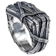 Anillo alemán de plata 925 oxidada de Kabirski Vorrn con diseño de metal enrollado