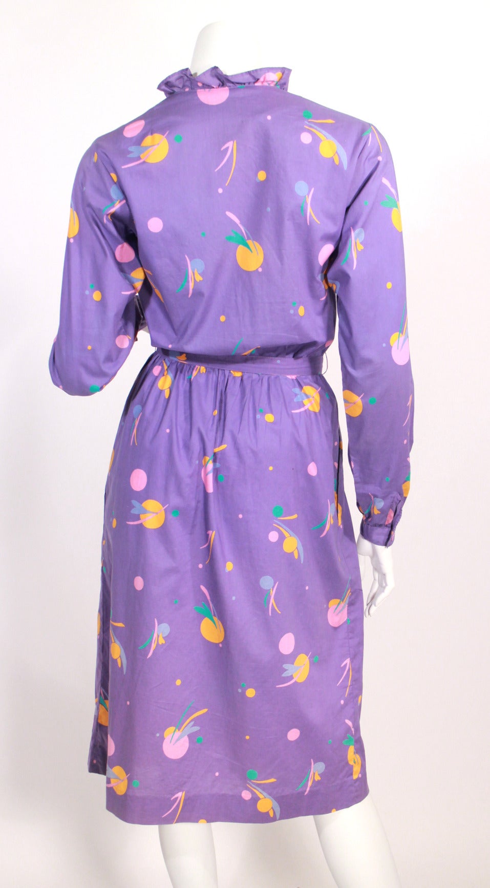 1970s Diane Von Furstenberg Colorful Print ShirtDress In Good Condition For Sale In New York, NY