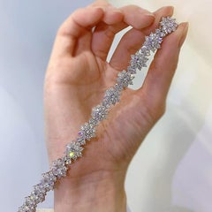 Minimal Flower Styled Moissanite Bracelet 925 Sterling Silver Stunning Bracelet